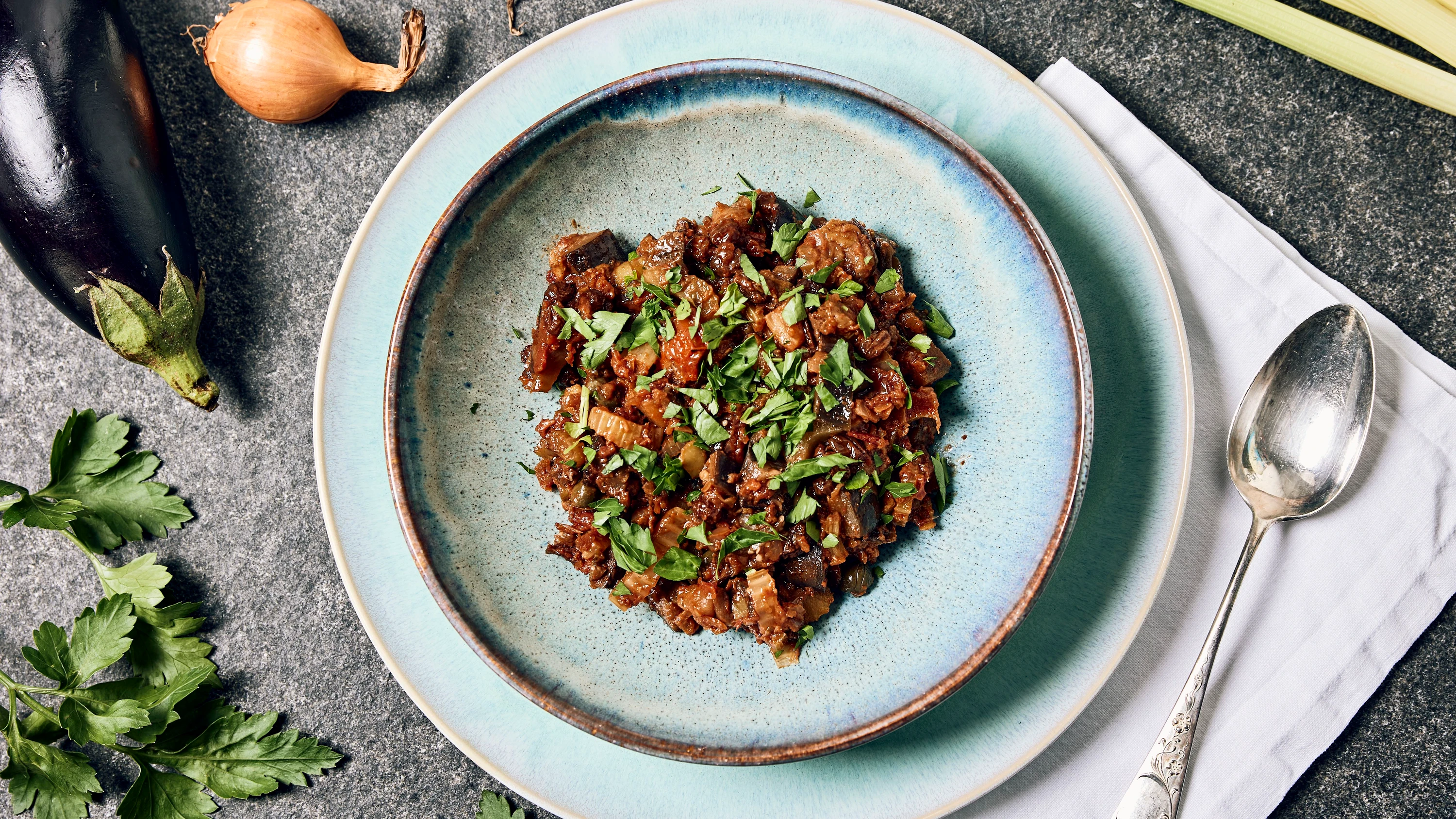 Sommerrezept: Dieser Aubergineneintopf ist das perfekte Gericht für Hitze