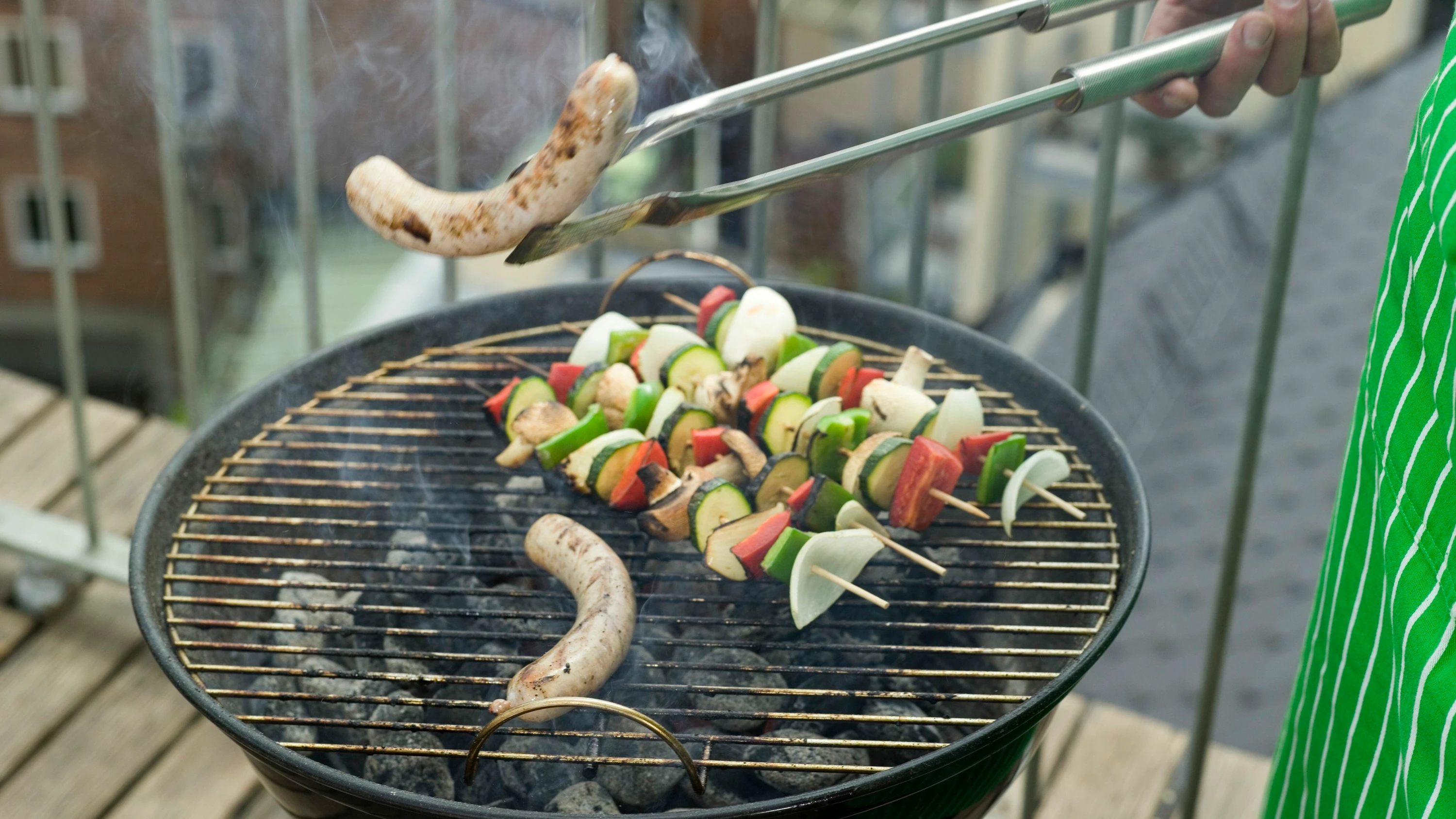 Grillen auf dem Balkon: Wenn der Streit um die Wurst eskalie