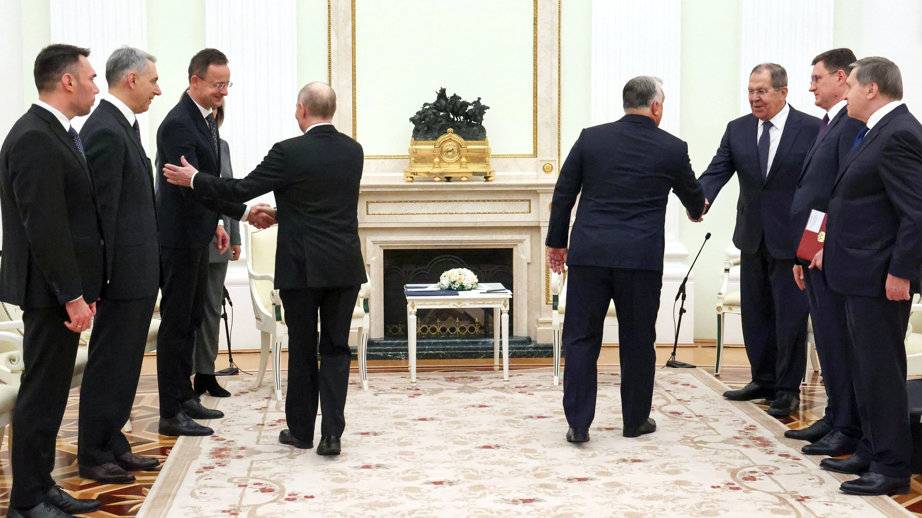 Ungarns Nähe zu Moskau: Und Orbán versprach Putin: Ich bin Dir zu Diensten Ungarns Nähe zu Moskau: Und Orbán versprach Putin: Ich bin Dir zu Diensten