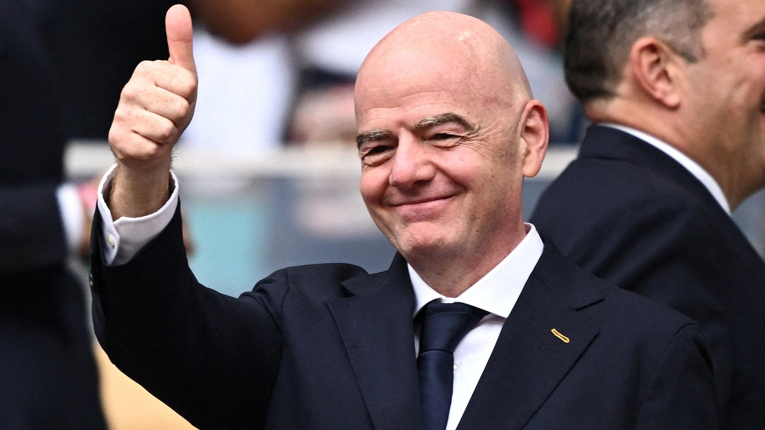 Teurer WM-Finalrasen: Schrottwichteln mit Gianni Infantino Teurer WM-Finalrasen: Schrottwichteln mit Gianni Infantino