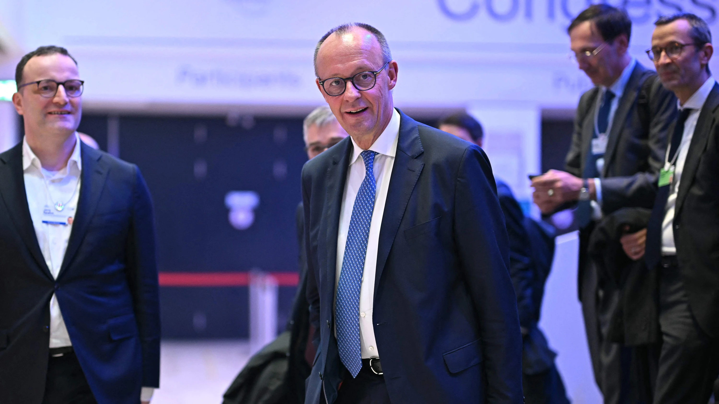 F.A.Z. Frühdenker: Was sagt Merz in Davos zum Grönland-Deal mit Trump?