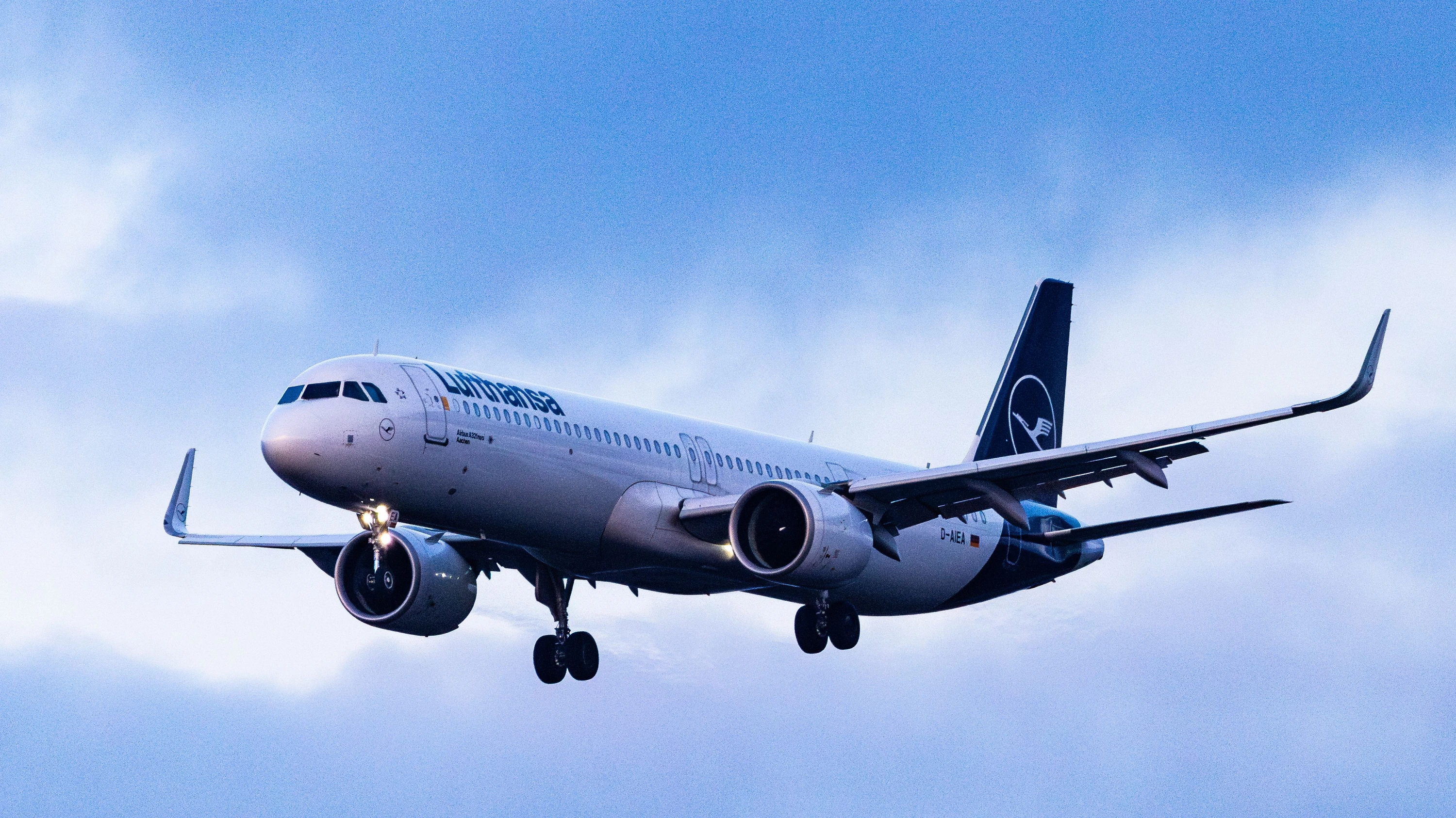 Neues Airbus-Flugzeug: Der Nachfolger des A320 soll mindestens 20 Prozent weniger Treibstoff verbrauchen Neues Airbus-Flugzeug: Der Nachfolger des A320 soll mindestens 20 Prozent weniger Treibstoff verbrauchen