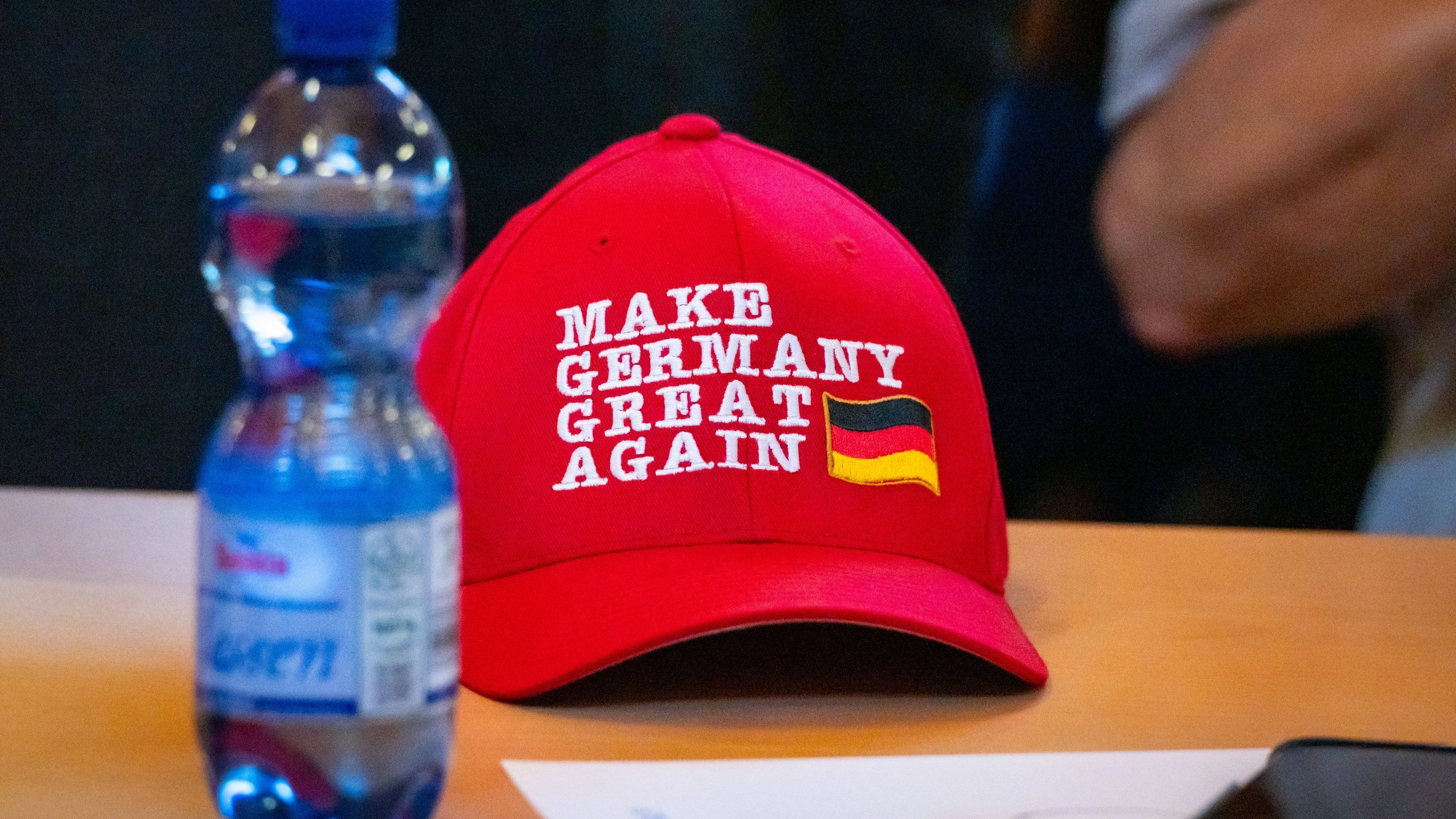 F.A.Z. Podcast für Deutschland: MAGA-Geld für AfD und Co.: Was will Trump in Europa?