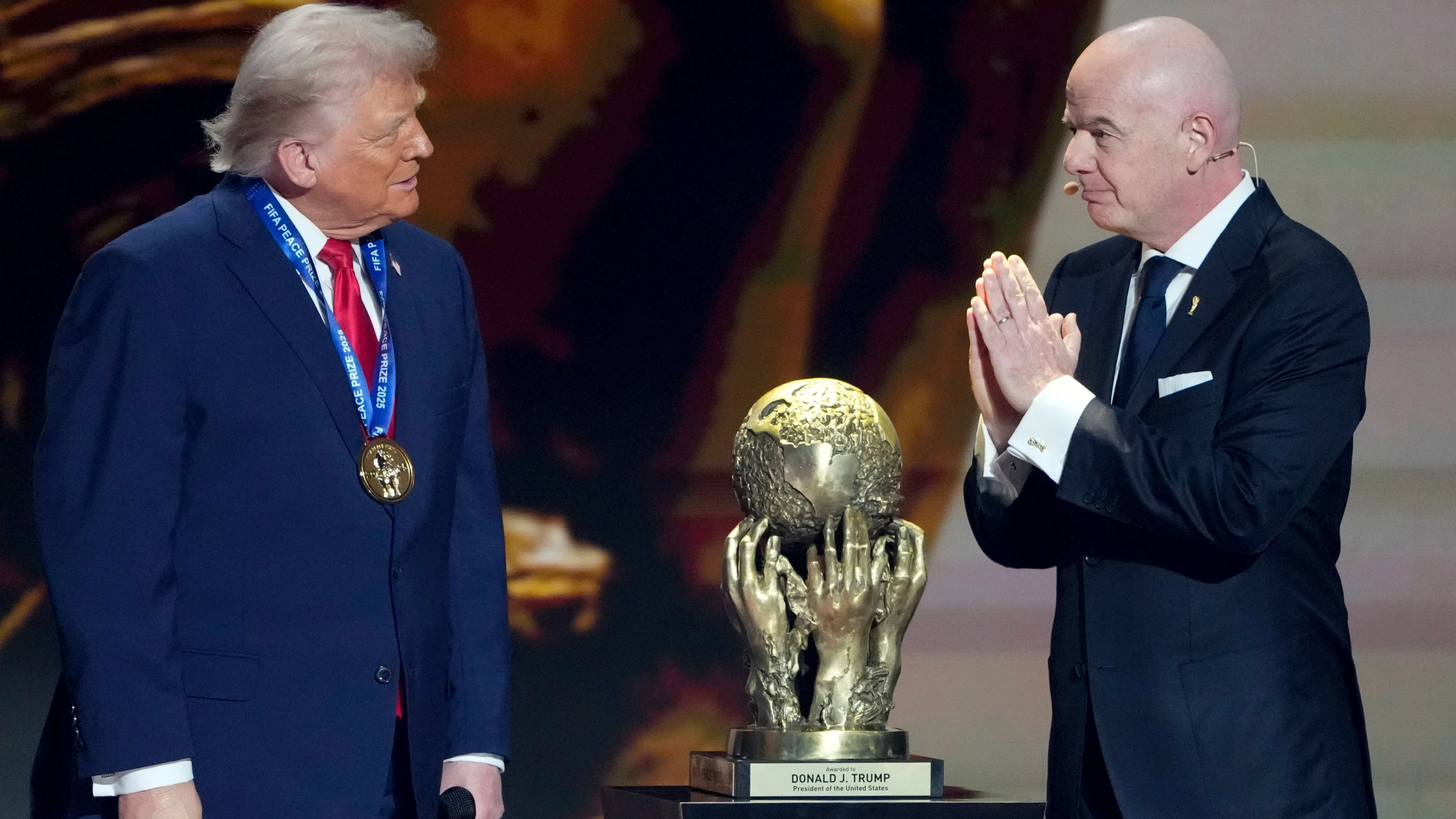 Sport in Zeiten des Bombens: Der Friedensheld Trump als Kriegsherr