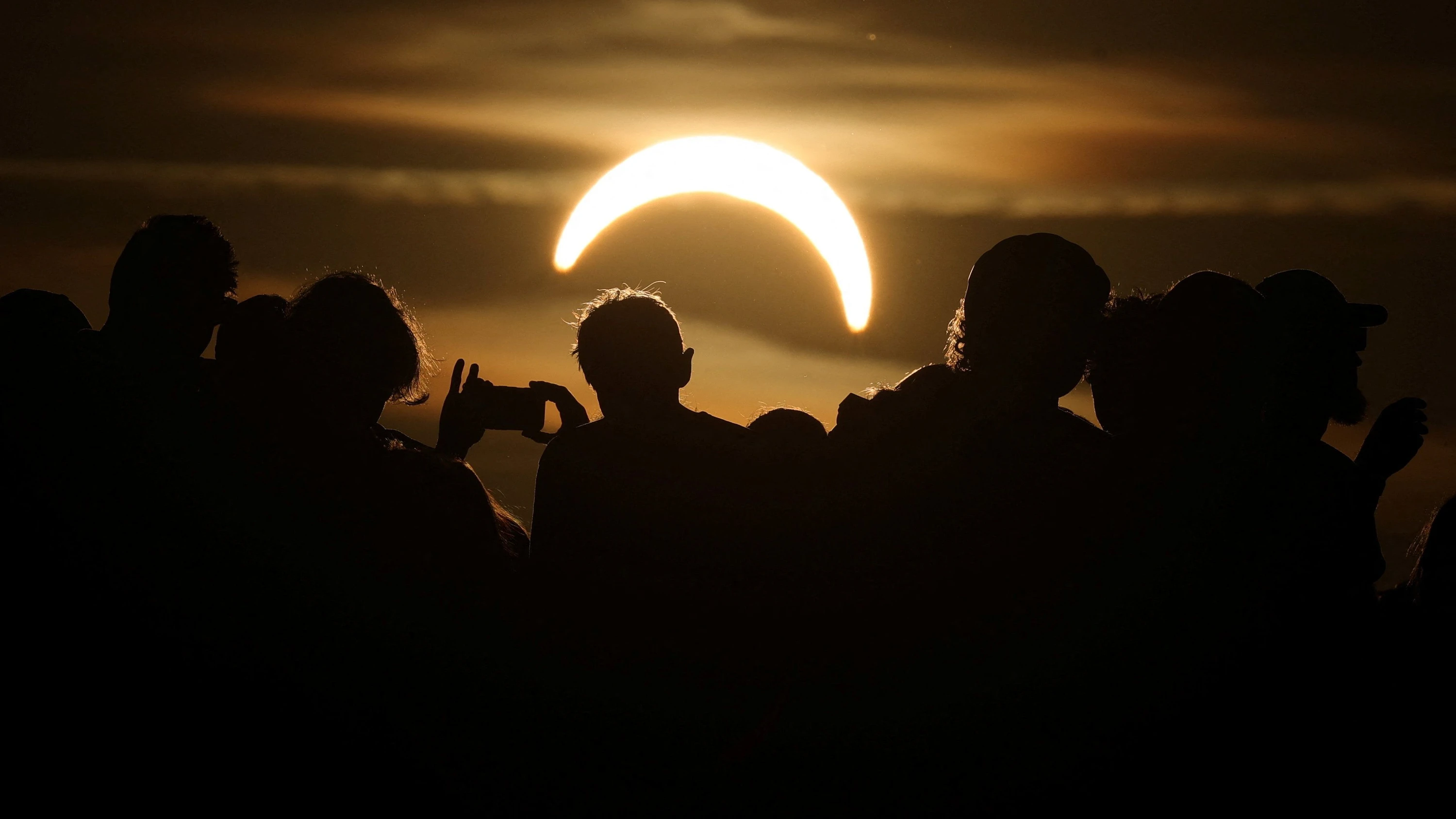 Momentaufnahme der Sonnenfinsternis am Mittwochabend in Berlin - Reuters