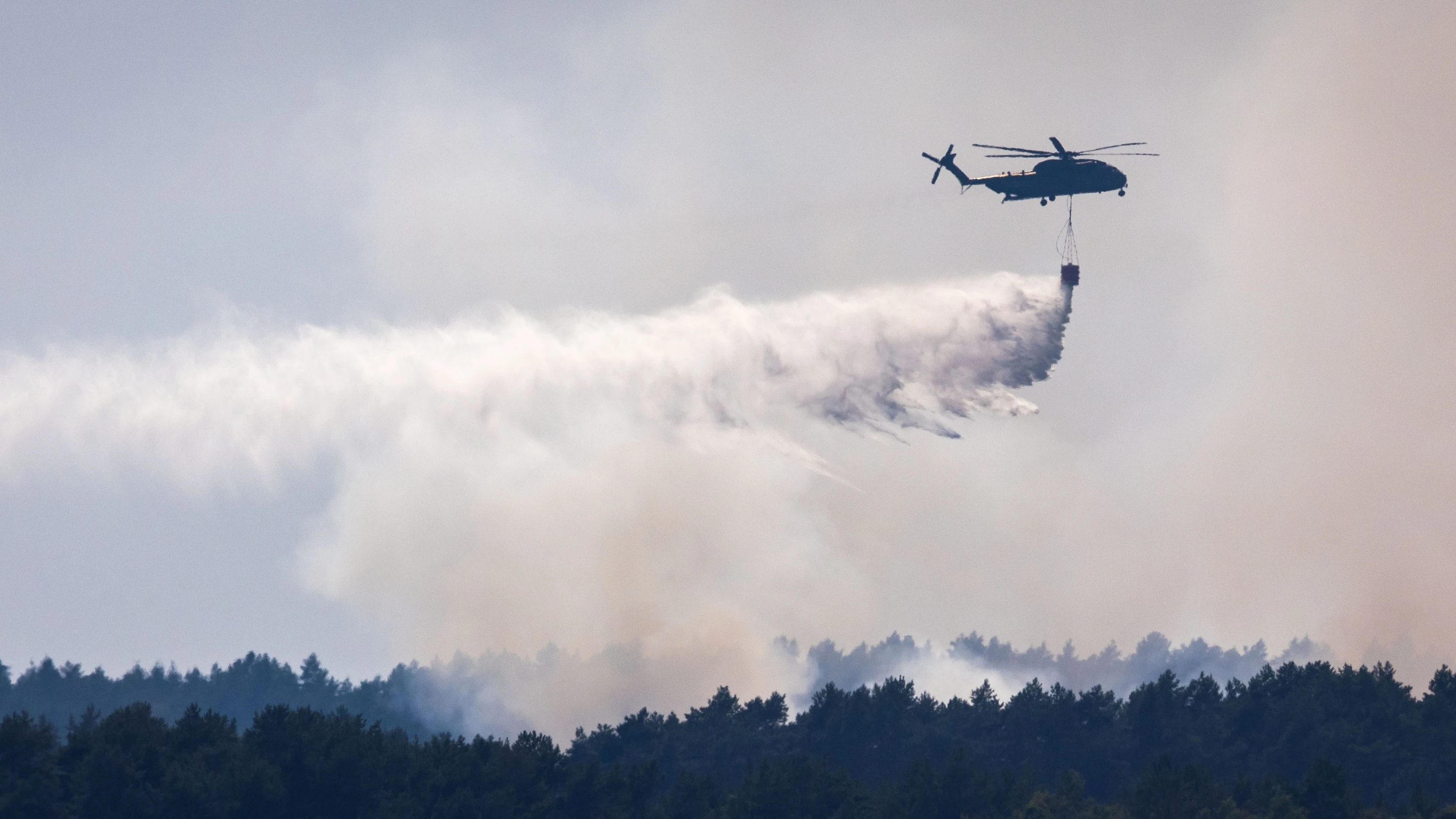 Unwetter: Wasser, Hagel und Feuer: Wetterextreme treffen Deutschland