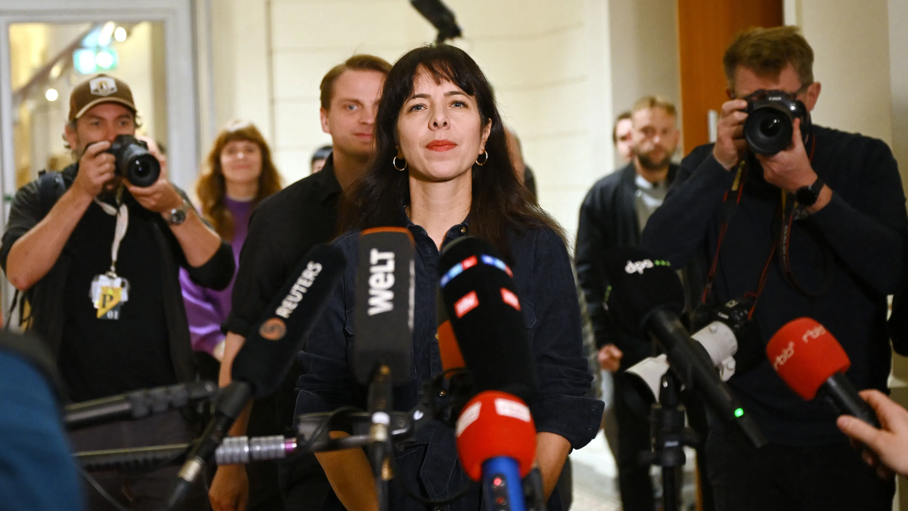 Eralps Offenbarungen: Ein Bündnis aus Dreistigkeit, Überforderung und Geschwätz Eralps Offenbarungen: Ein Bündnis aus Dreistigkeit, Überforderung und Geschwätz