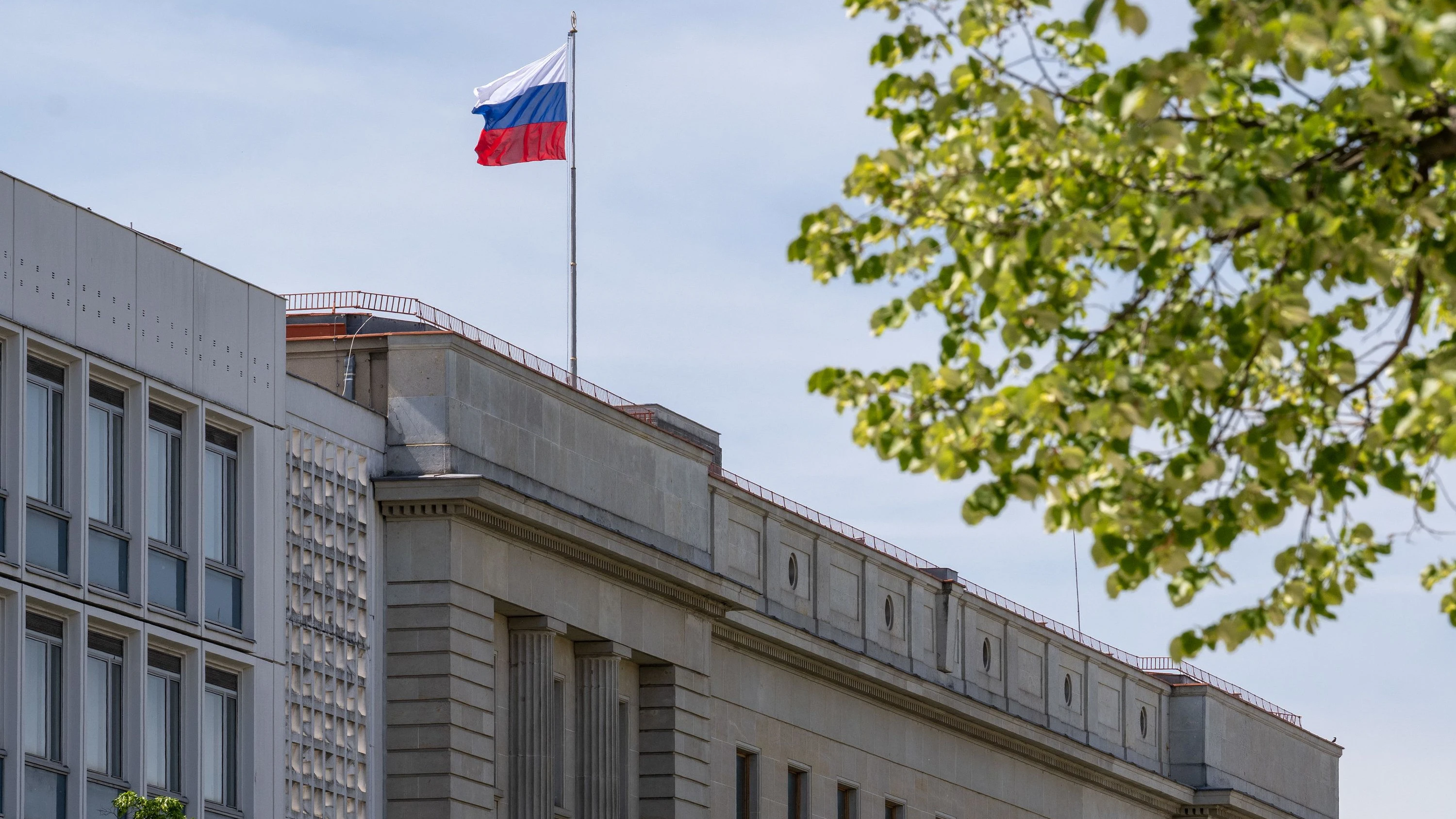 Krieg in der Ukraine: Russischer Botschafter in Berlin einbestellt