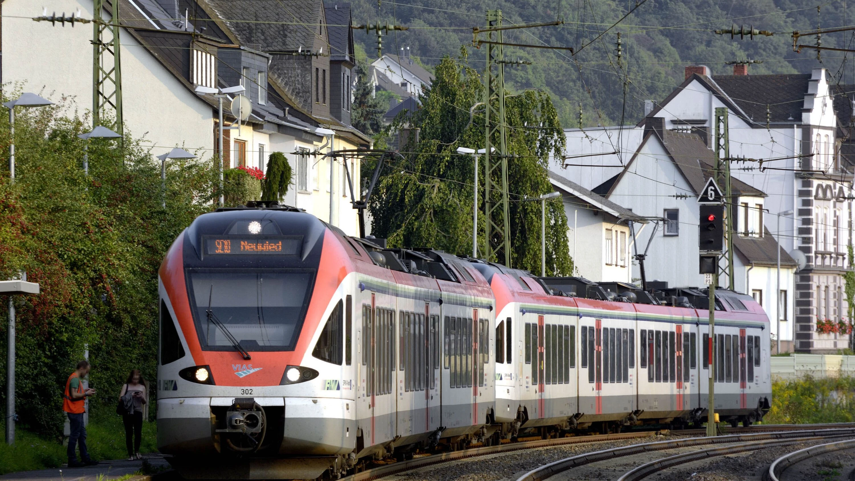 Verspätungen und Ausfälle: Verkehrschaos auf der Schiene im Rheingau