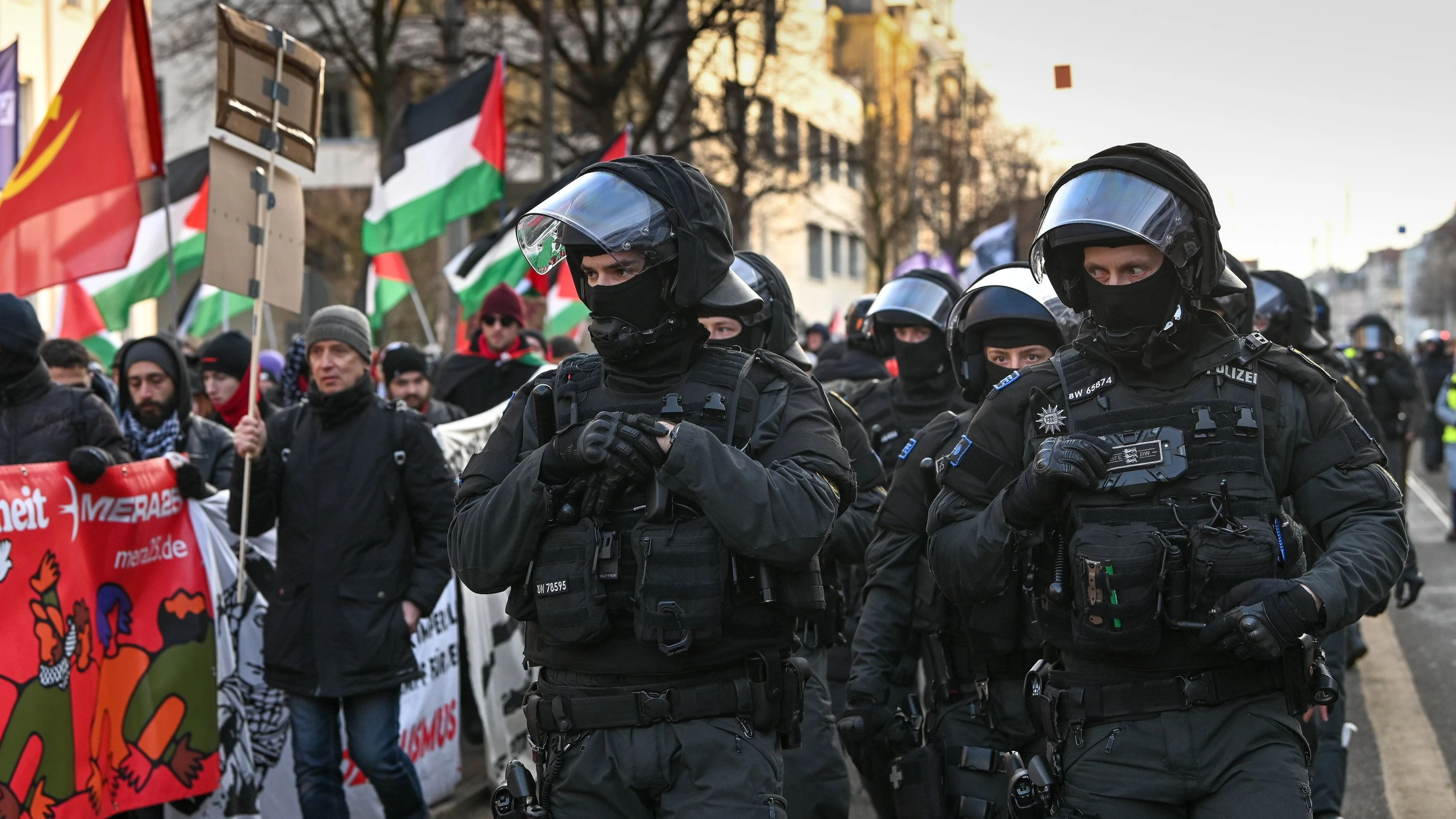 Demonstrationen in Leipzig: Applaus von den Falschen