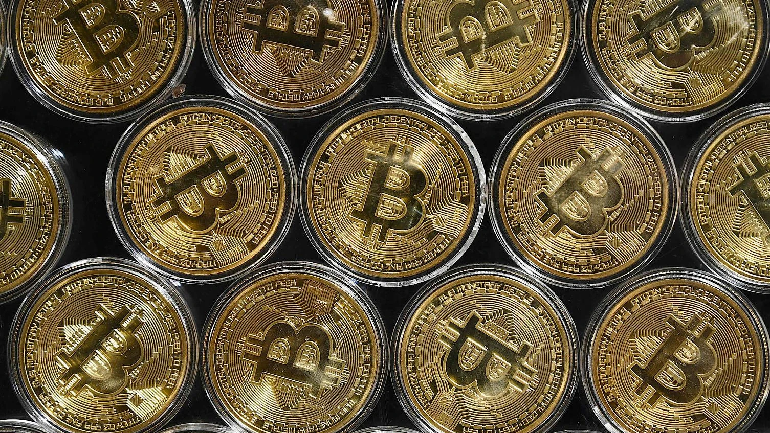 Krypto-Anlage: Alle Bitcoin zusammen knacken die Billionen-Marke | FAZ