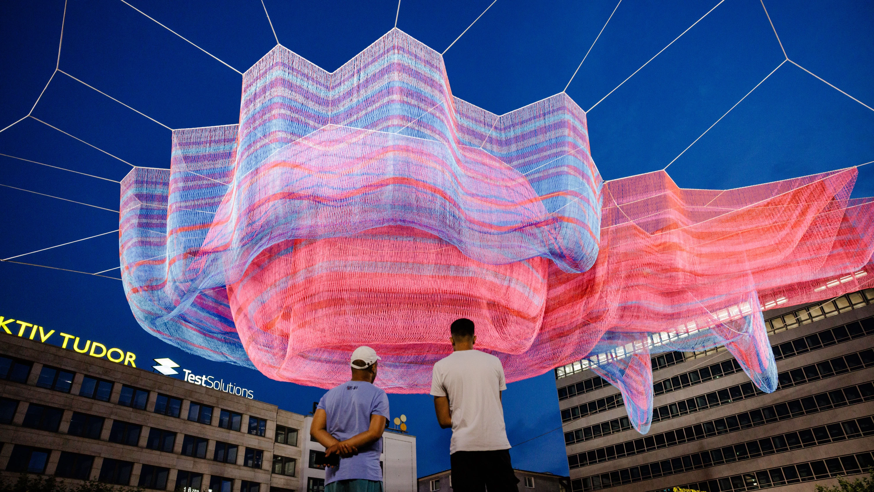Kunst an der Konstablerwache: Das Netz, das die Frankfurter zusammenbringen soll