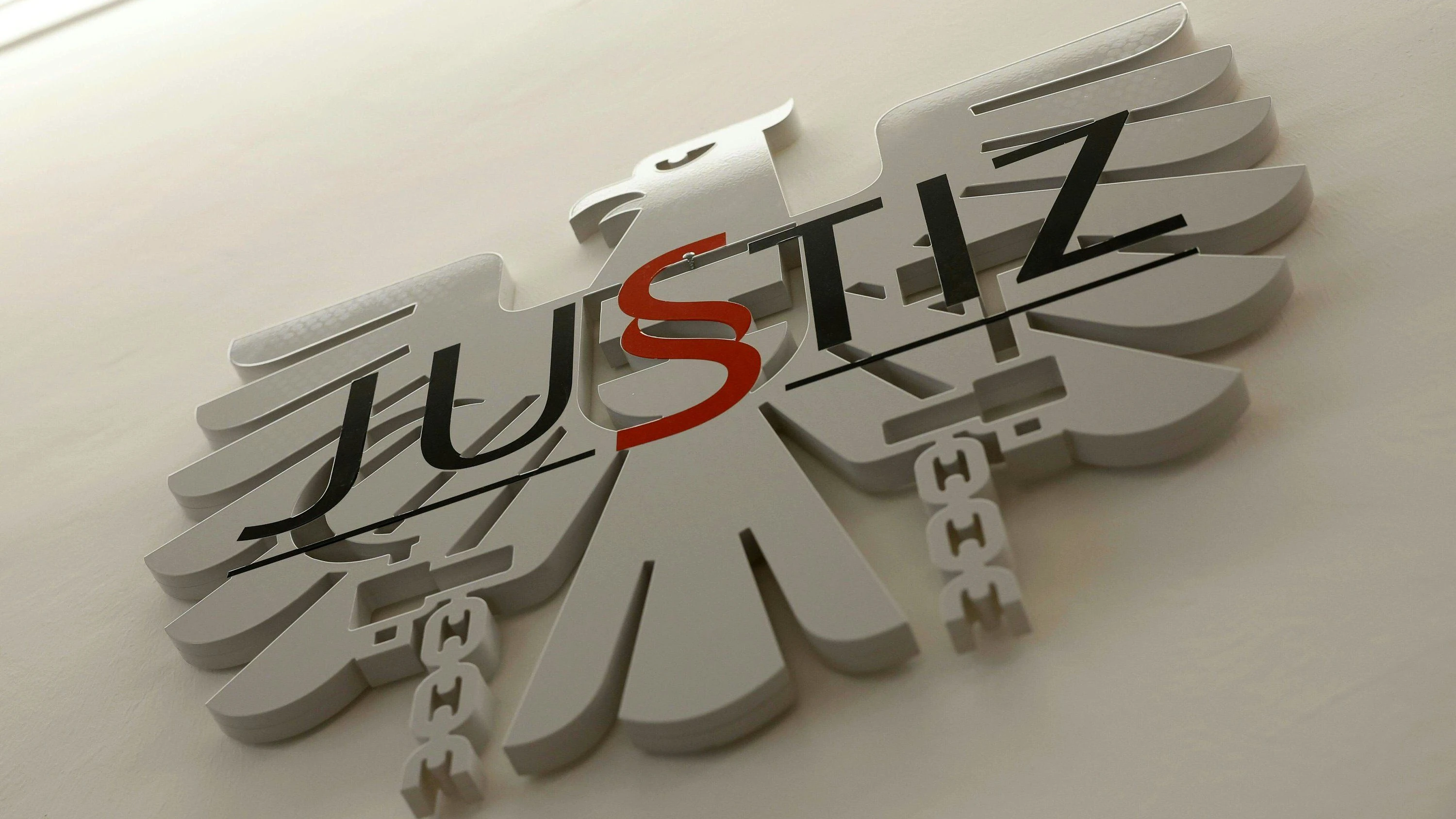 Prozess endet mit Freispruch: Ließ eine Neurochirurgin ihre Tochter mitoperieren? Prozess endet mit Freispruch: Ließ eine Neurochirurgin ihre Tochter mitoperieren?