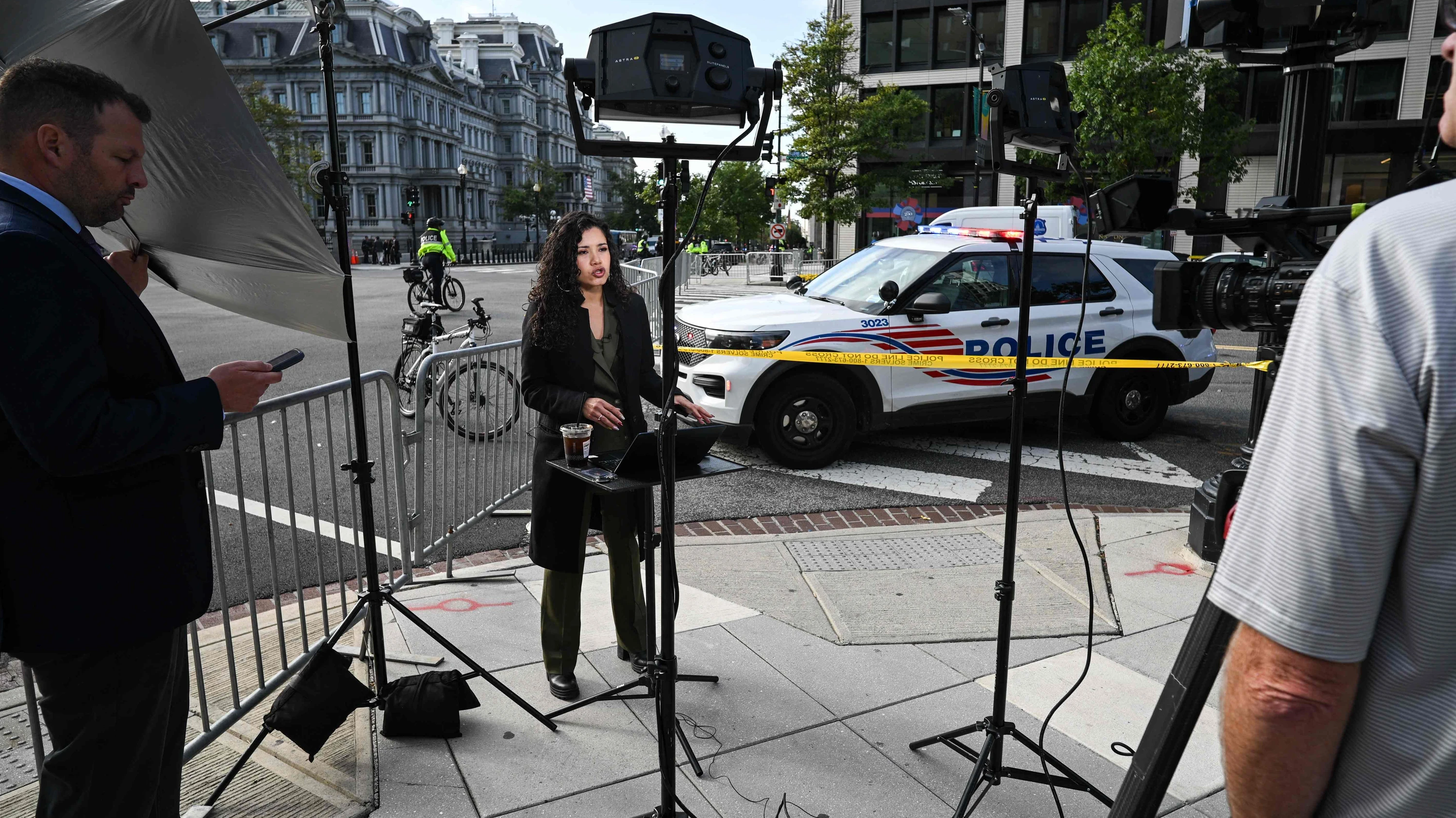 Verbannte Medien: Noch braucht Trump ihre Kameras Verbannte Medien: Noch braucht Trump ihre Kameras