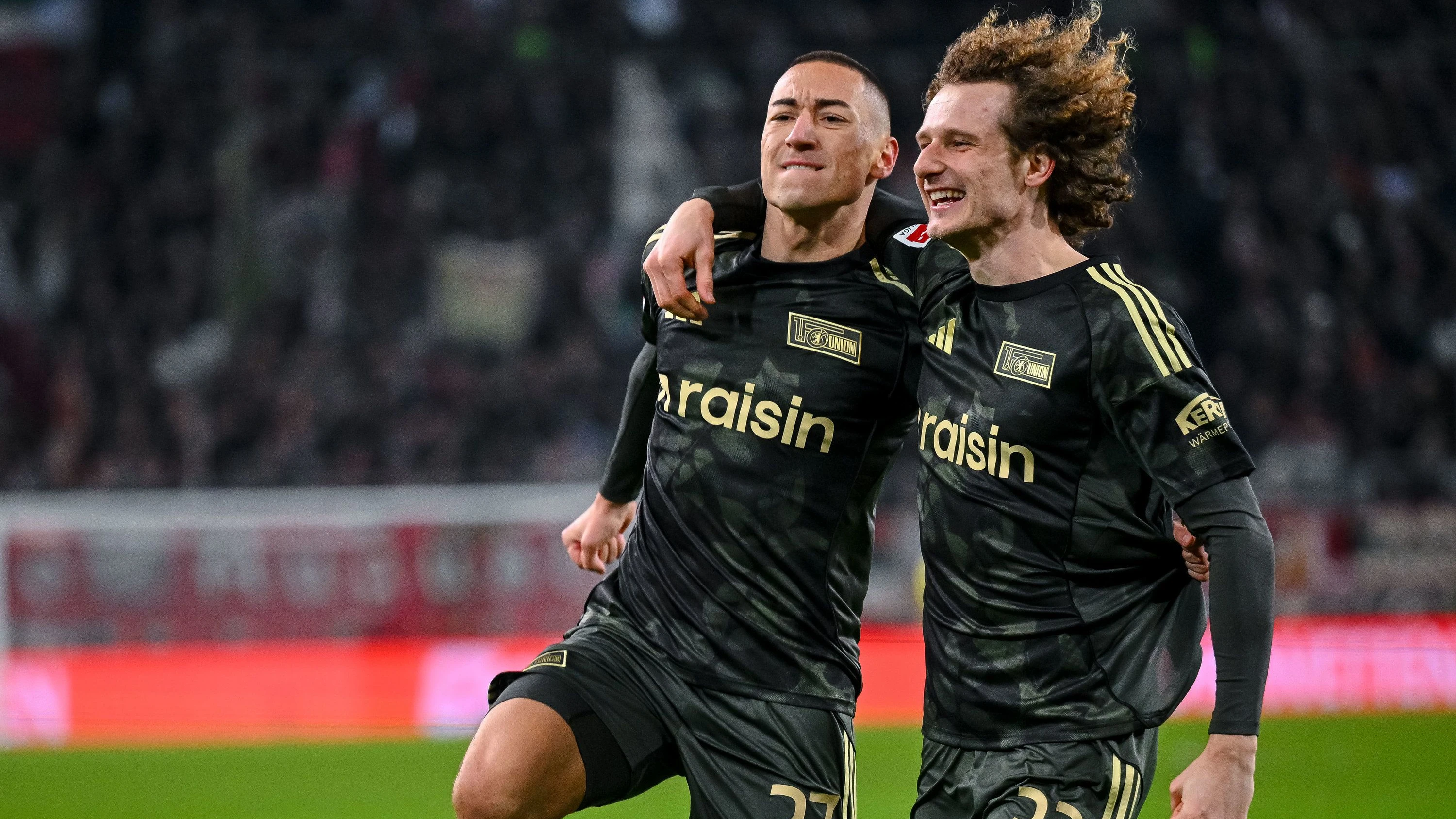 FC Augsburg gegen Union: Ein Traumtor, ein Platzverweis – und ganz später Berliner Jubel