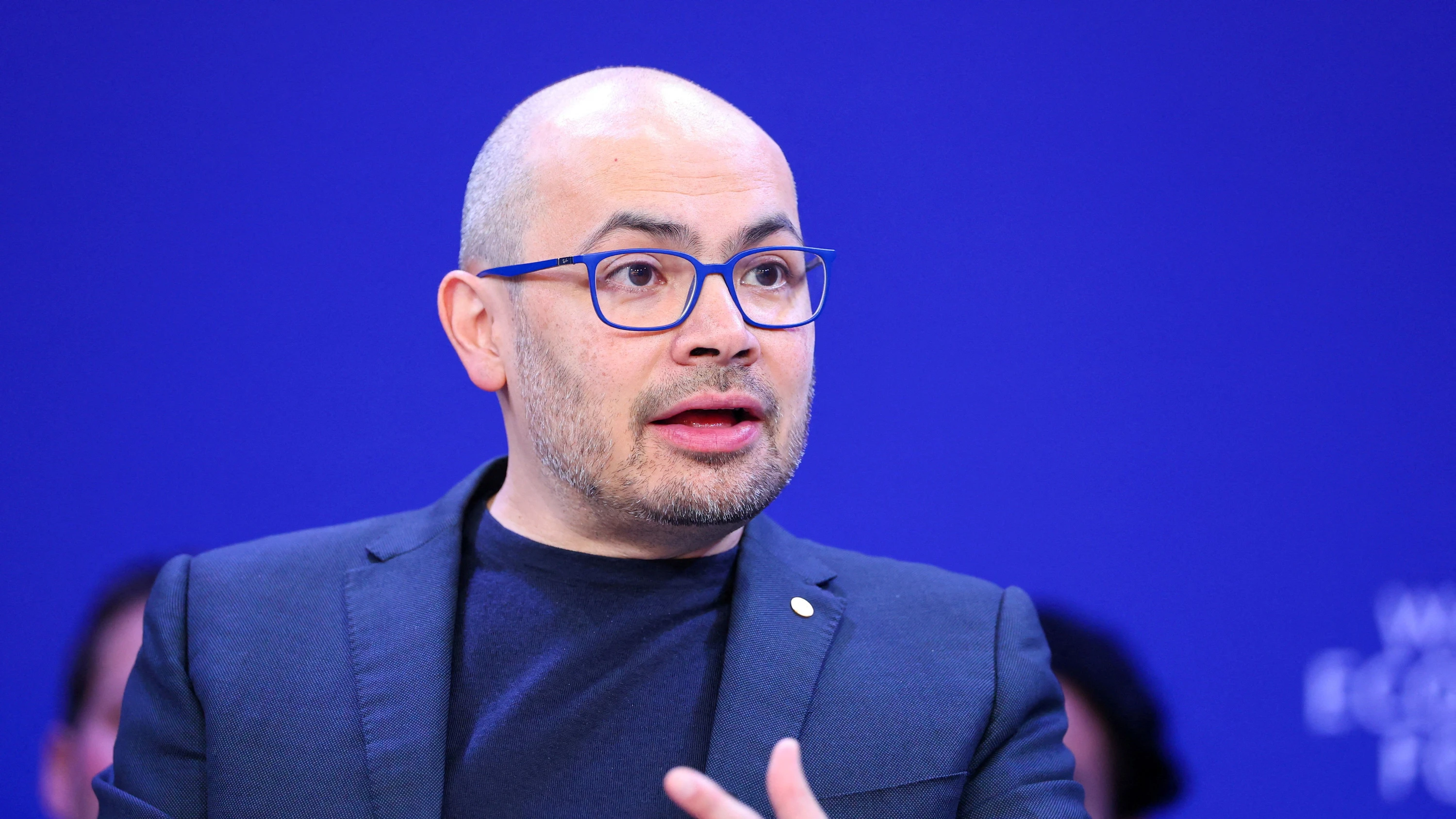 Business-Ticker: Stühlerücken im KI-Geschäft von Alphabet verunsichert Anleger
