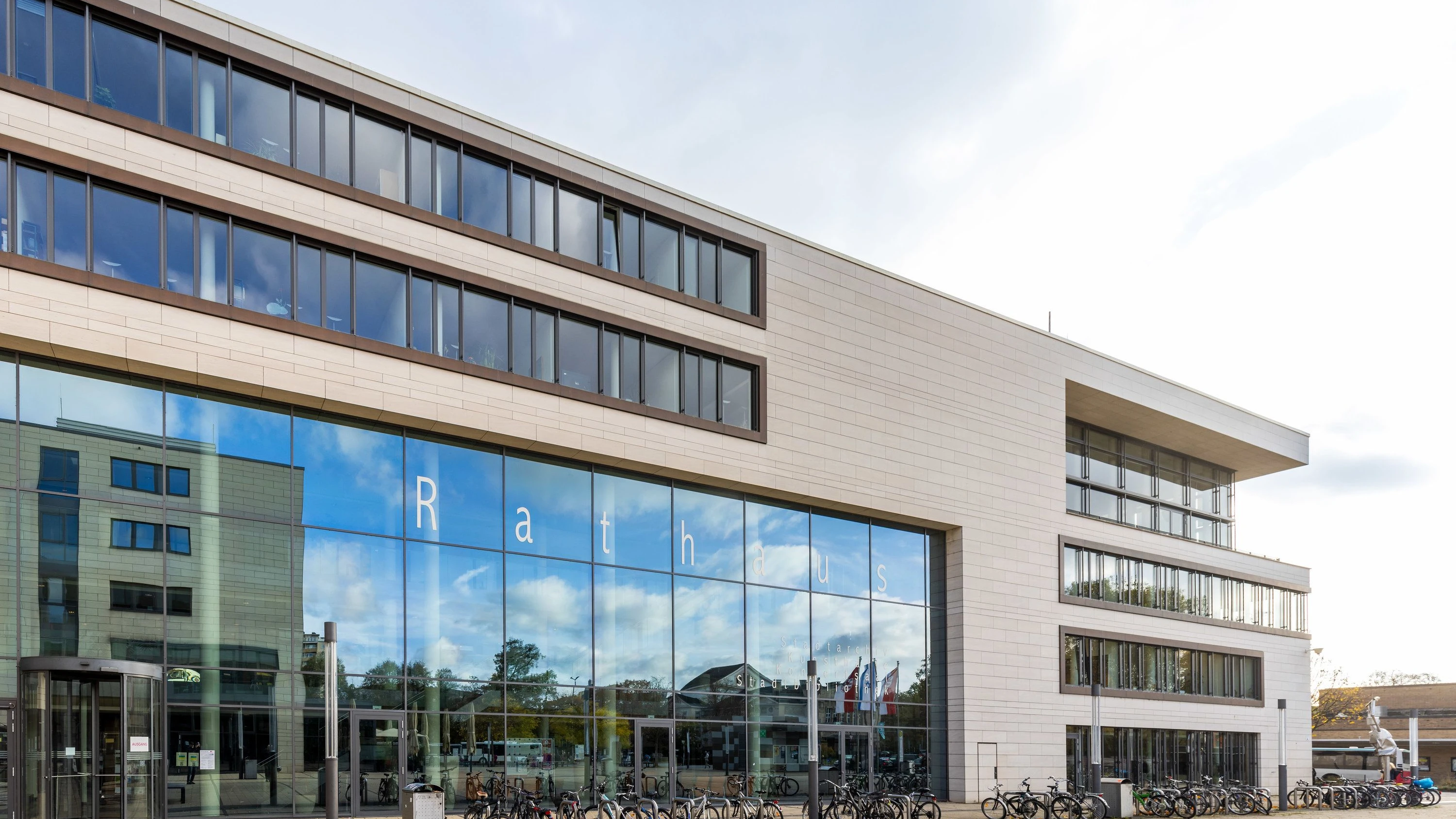 Personalmangel in Kommunen: Leiharbeiter des Landes helfen Städten