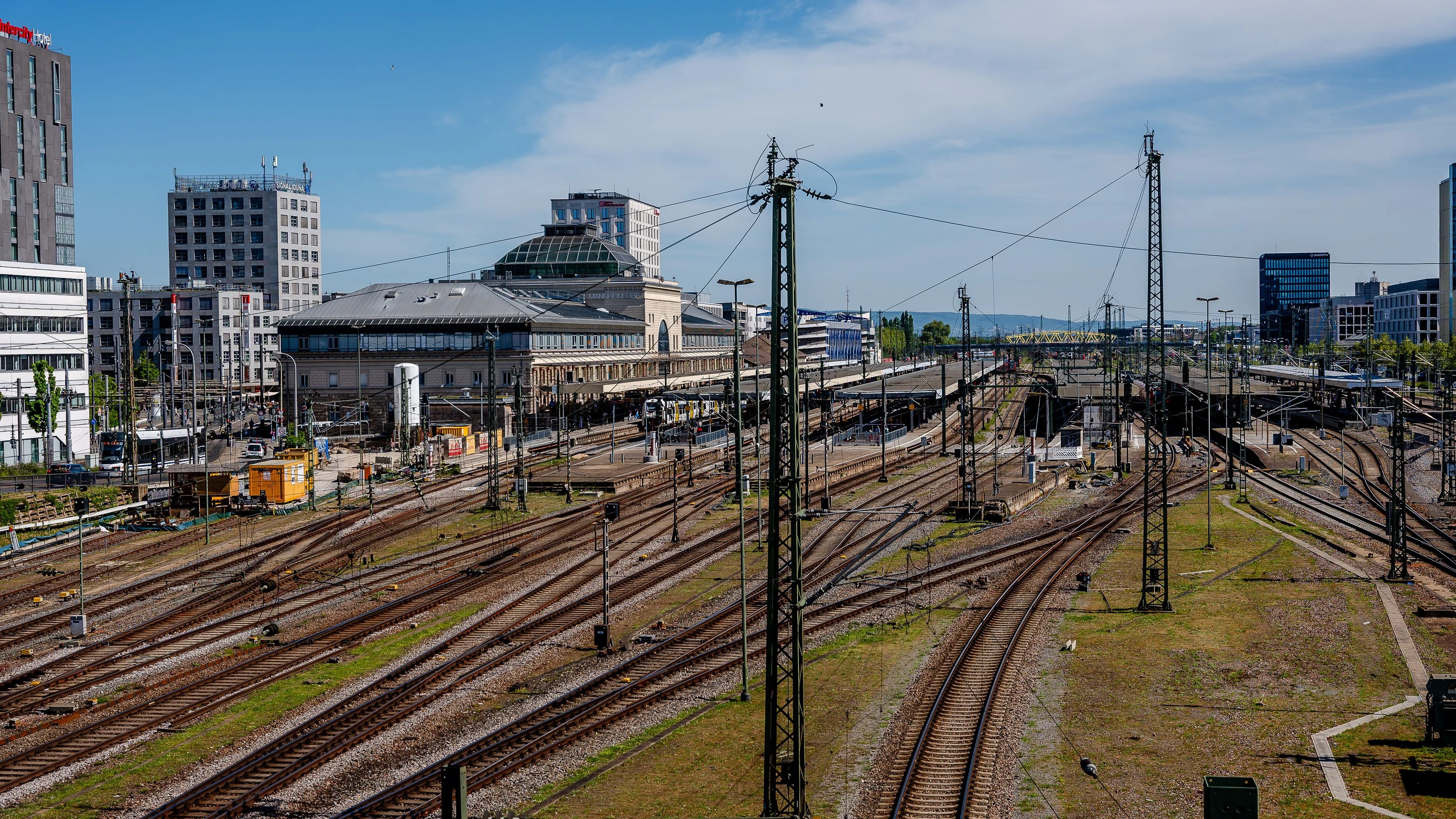 Mannheim Hauptbahnhof: Den wichtigsten Ort im Rhein-Neckar-Raum soll man eines Tages von Frankfurt aus in 30 Minuten erreichen können. - Michael Braunschädel