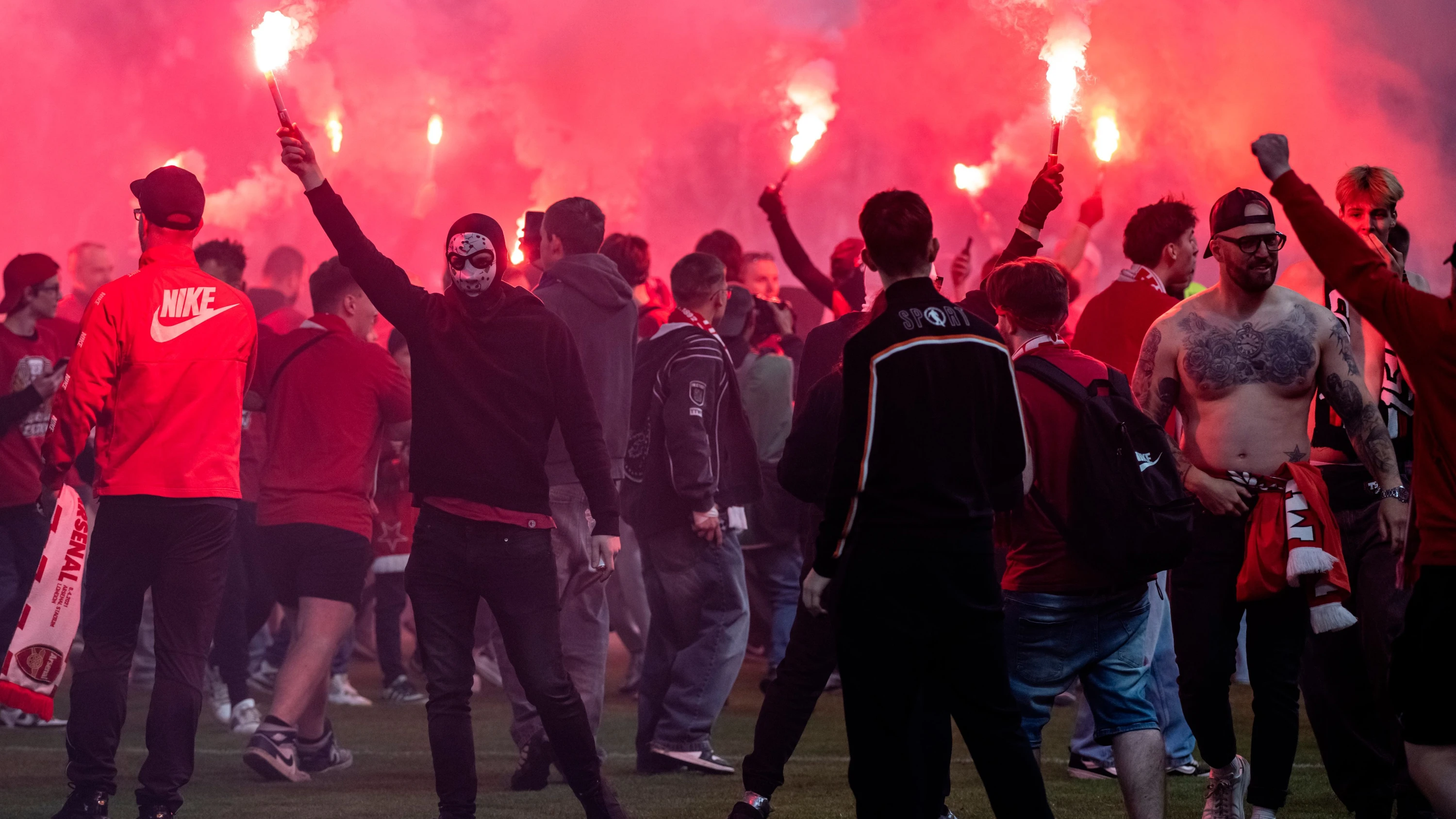 Schwere Fan-Ausschreitungen: „Die größte Schande, die ich in diesem Verein erlebt habe“