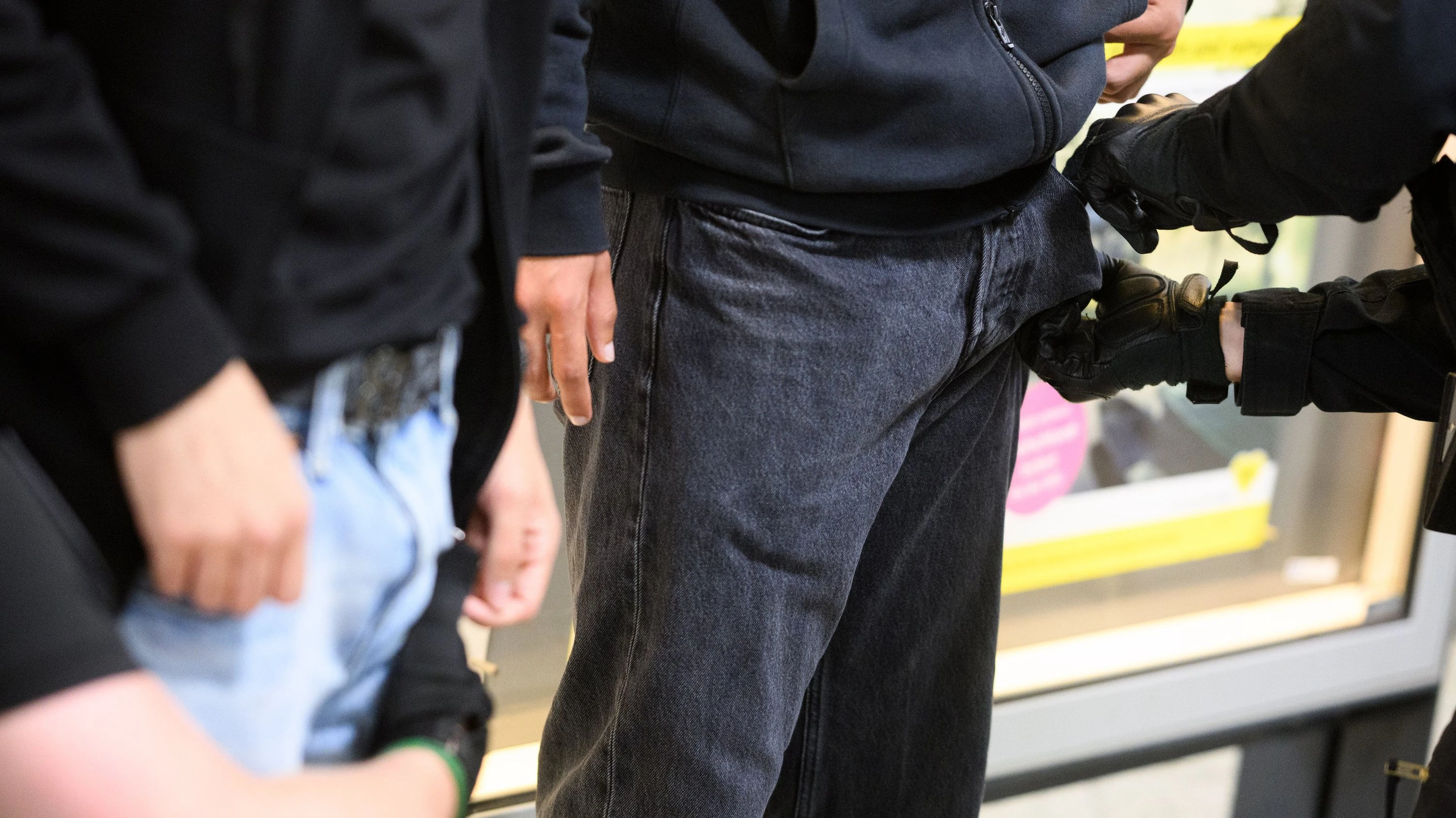 Gießen: Kontrollen bestätigen Waffenverbotszonen