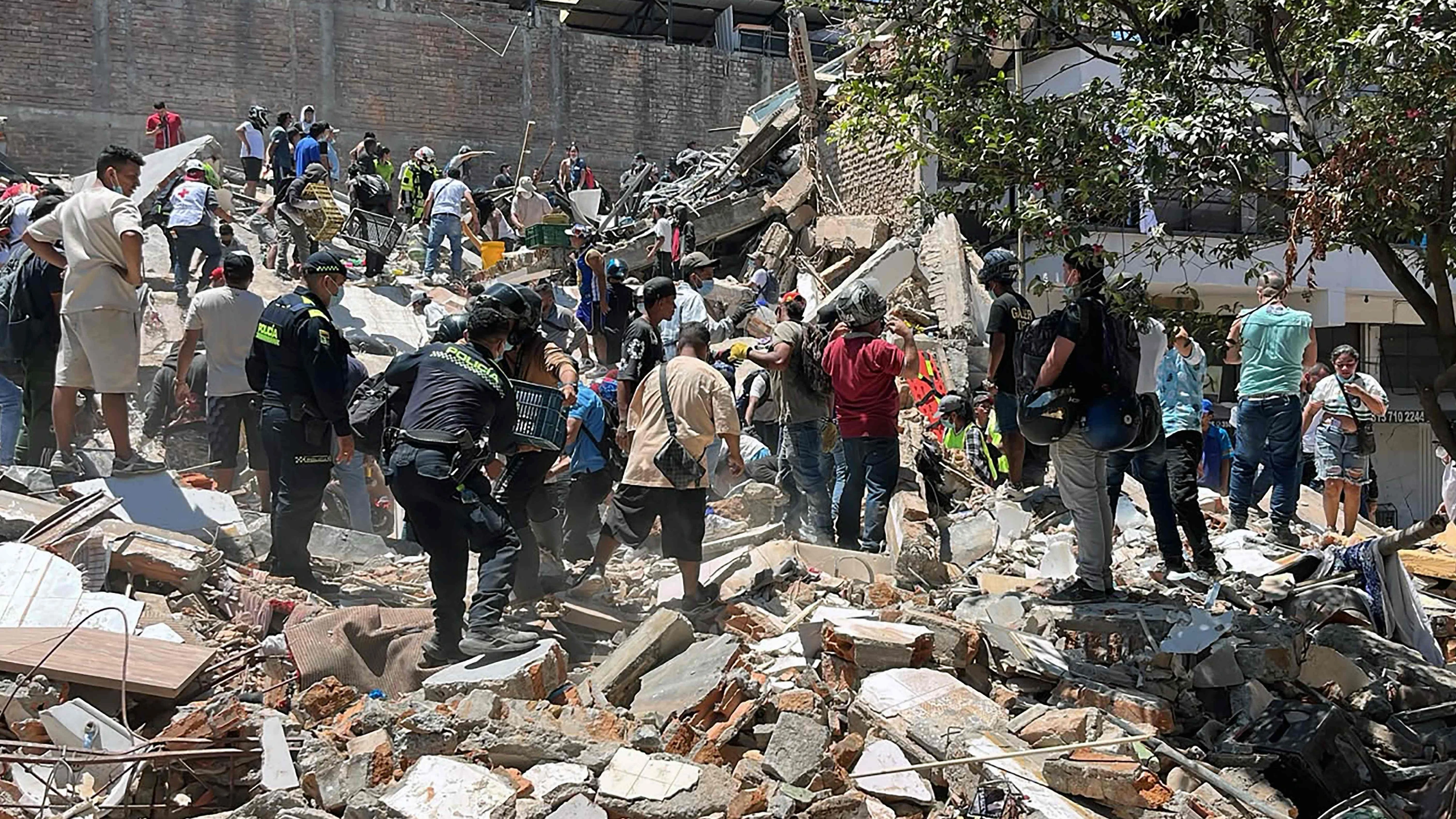 Kolumbien: Mehr als 100 Tote nach schwerem Erdbeben Kolumbien: Mehr als 100 Tote nach schwerem Erdbeben