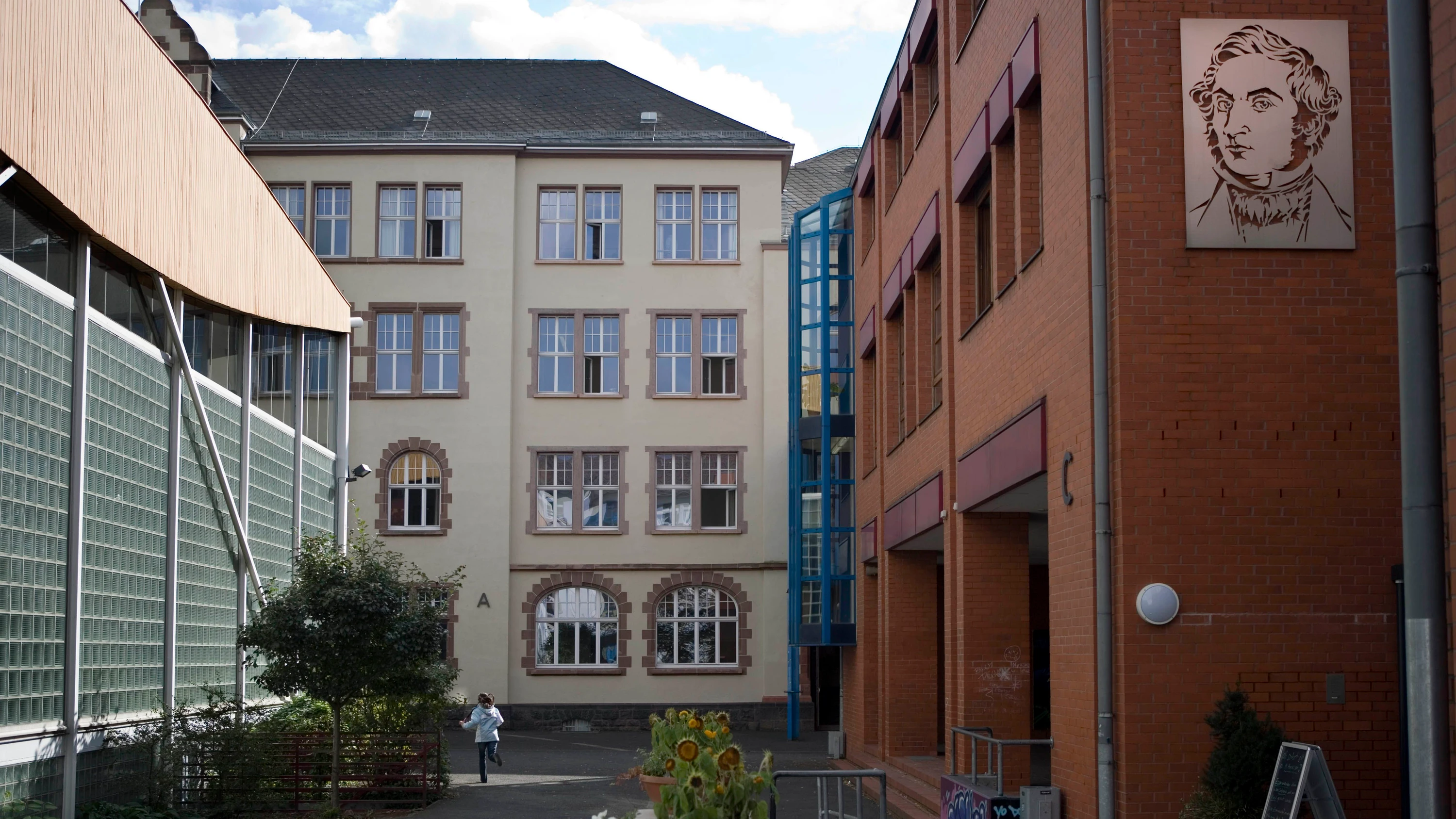Liebigschule Giessen: Abi-Motto-Eklat ohne gerichtliche Folgen