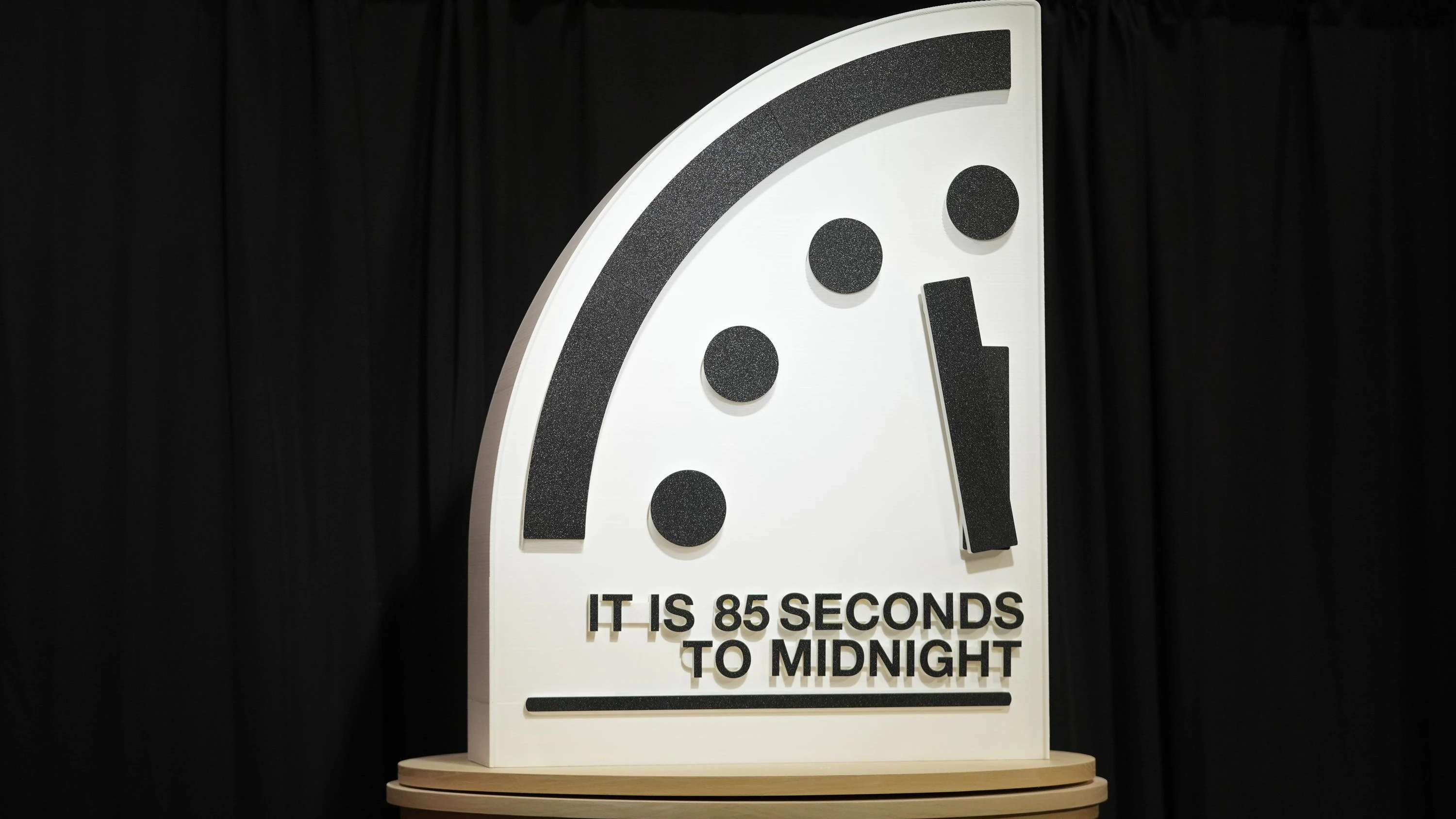 Um vier sekunden: Forscher stellen „Weltuntergangsuhr“ vor