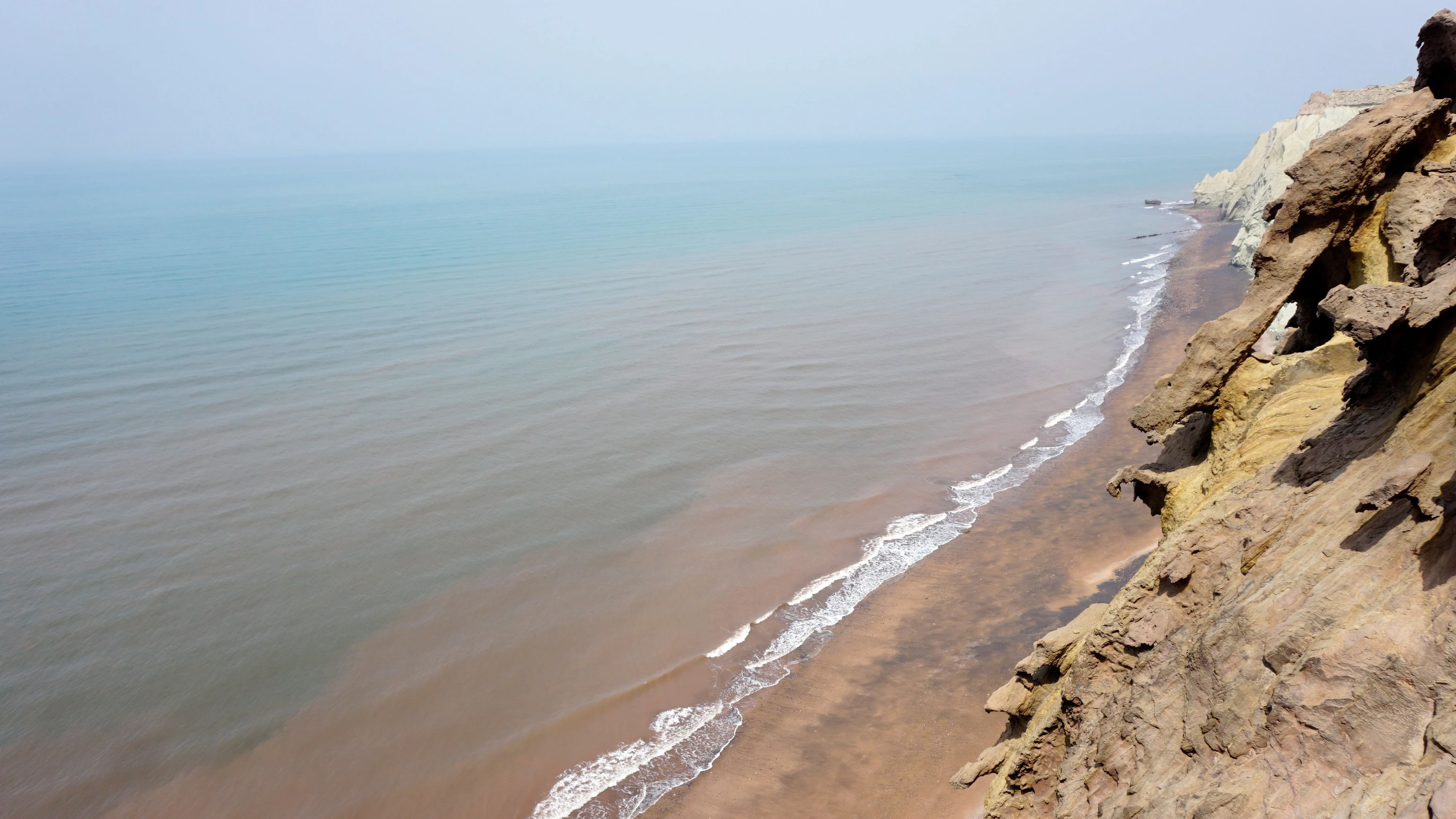Banker war vor Ort: Im Schmugglerboot durch die Straße von Hormus