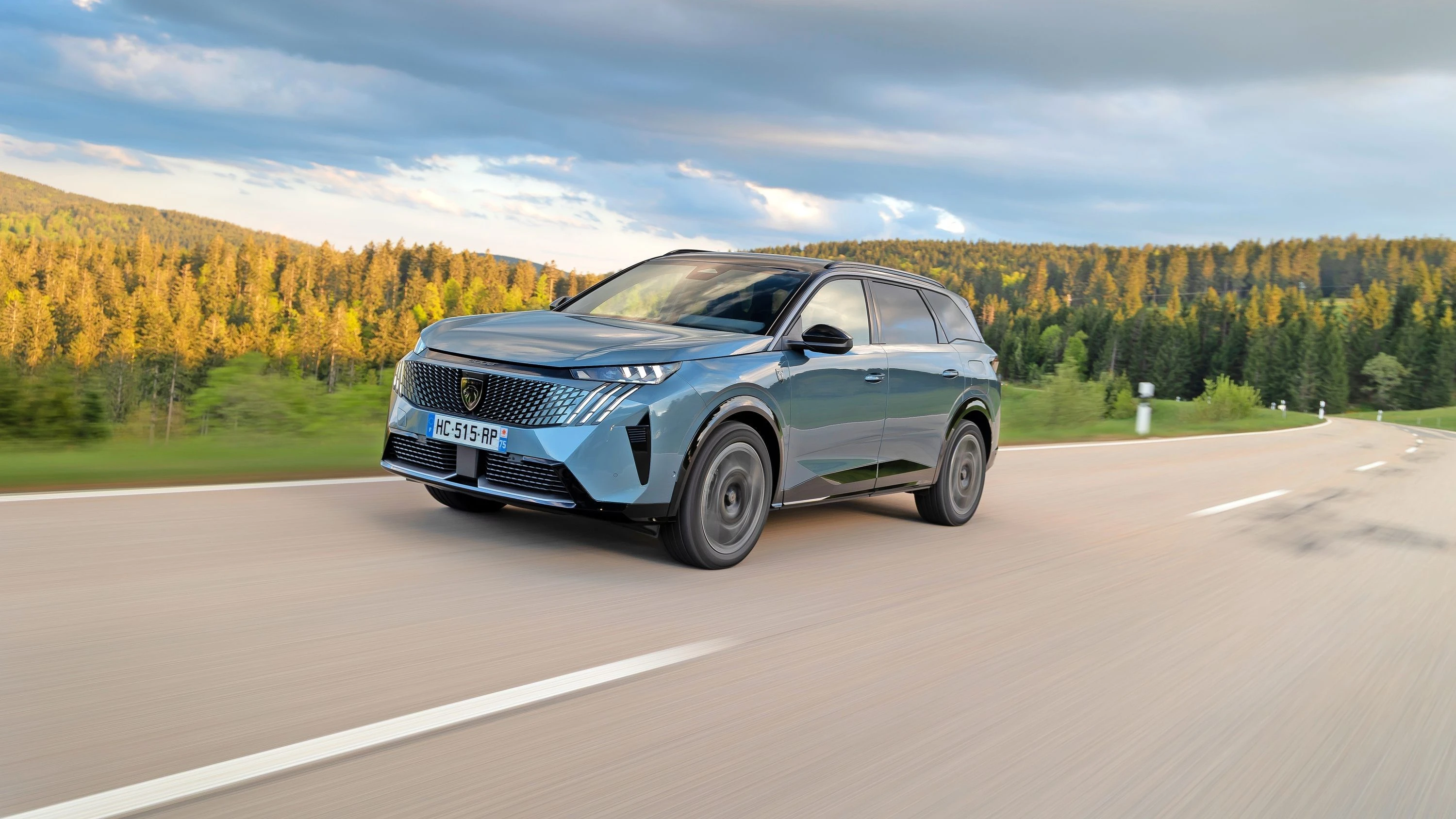 Fahrbericht Peugeot E-5008: Null Zylinder, fünf Kinder