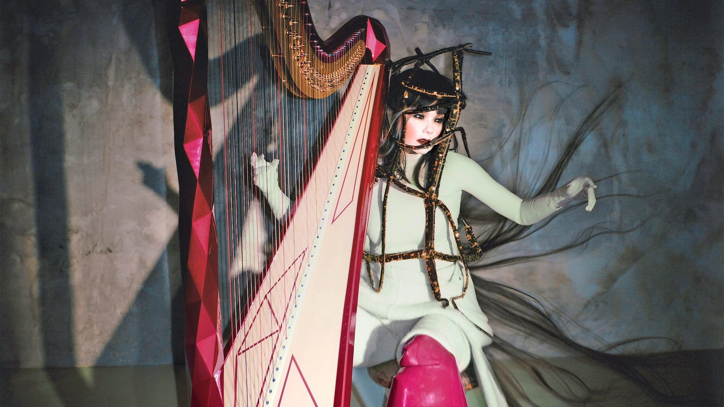 Debatte um Ausstellung: Nutzt nun auch Björk lieber KI anstelle von Phantasie?