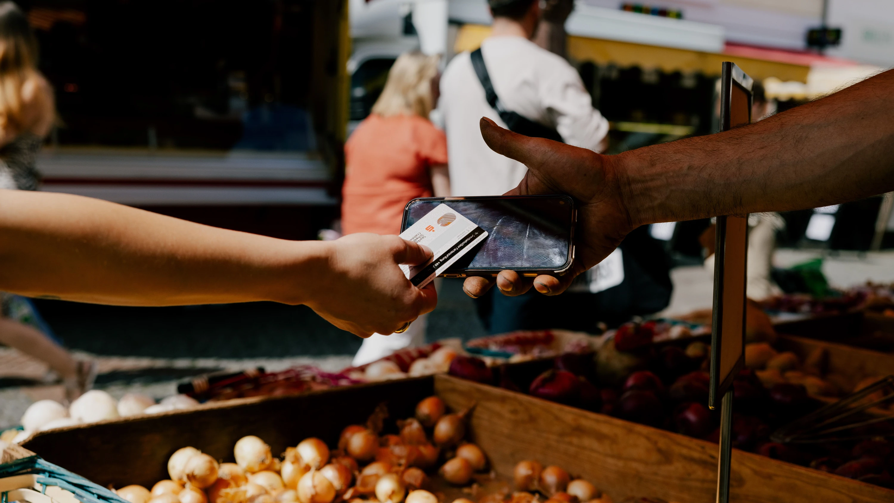 Girokonten-Vergleich: Warum Bankkunden auf dem Land oft zu viel zahlen
