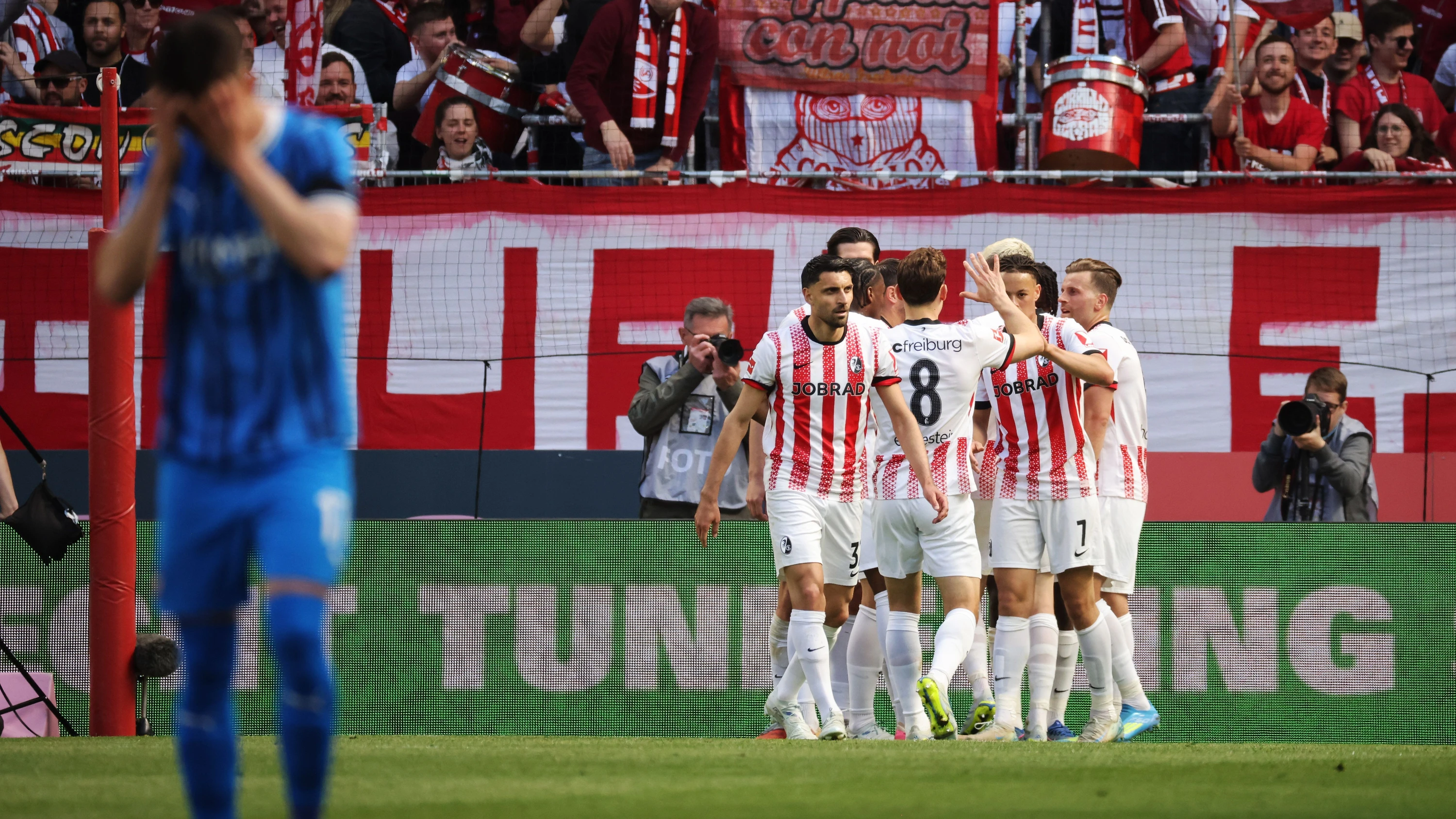 Bundesliga am sonntag: Freiburg gewinnt spät gegen Schlusslicht Heidenheim