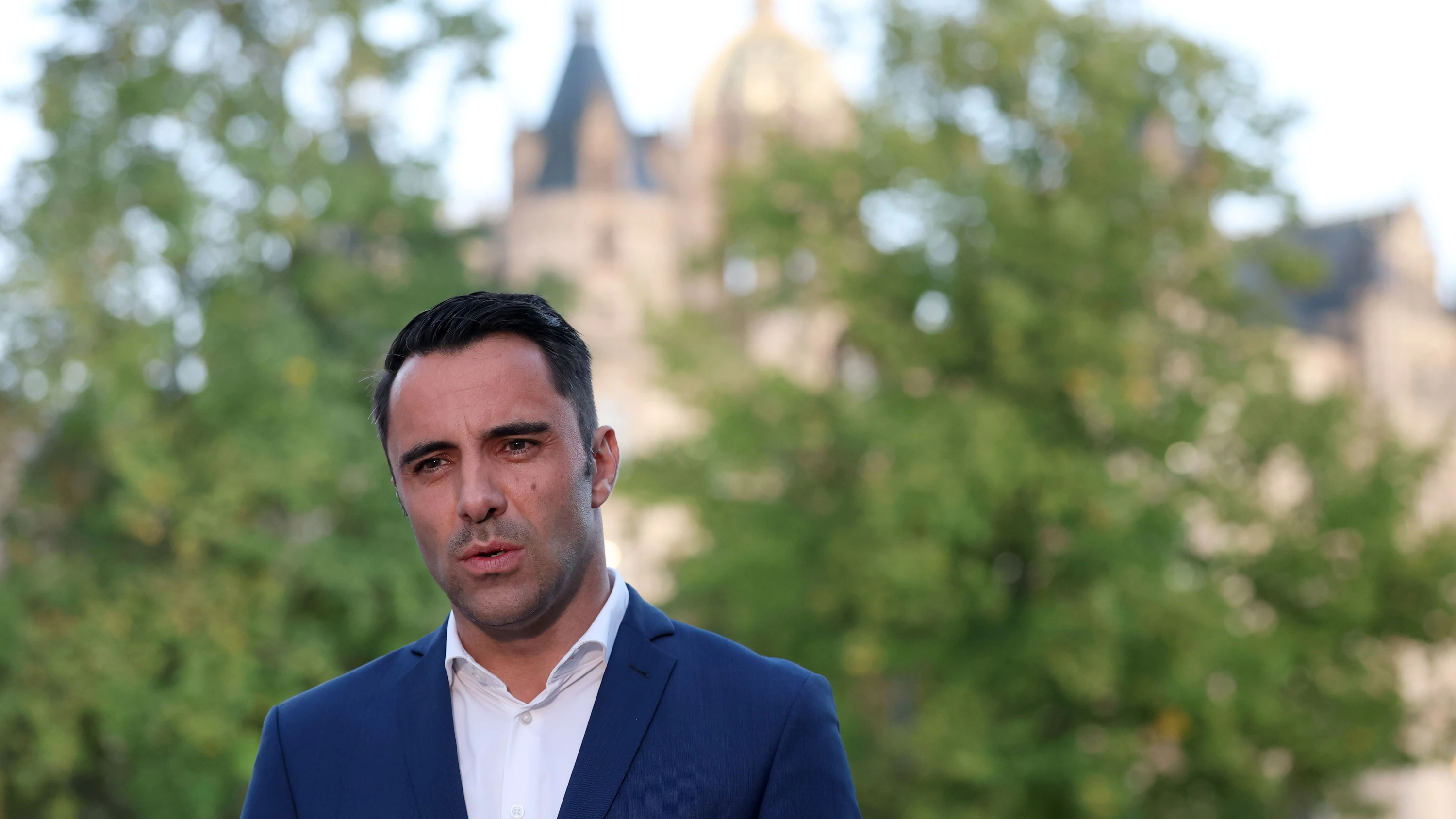 Deutschland-Liveblog: CDU fällt in Schwerin laut Hochrechnung erstmals unter fünf Prozent Deutschland-Liveblog: CDU fällt in Schwerin laut Hochrechnung erstmals unter fünf Prozent