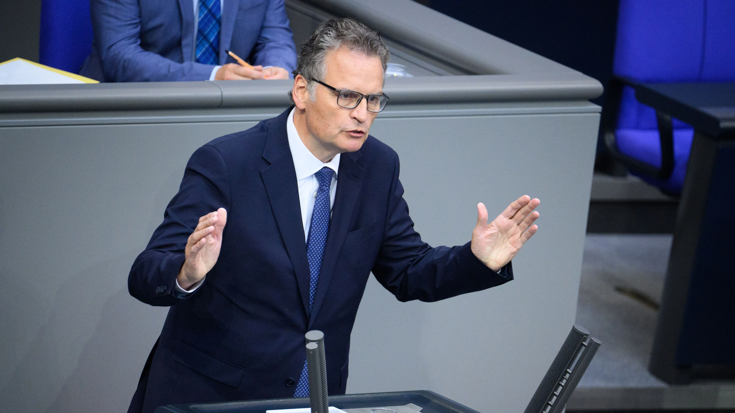 Deutschland liveblog: Unionsfraktionsvize Krings wirft SPD „Grenzüberschreitung“ vor