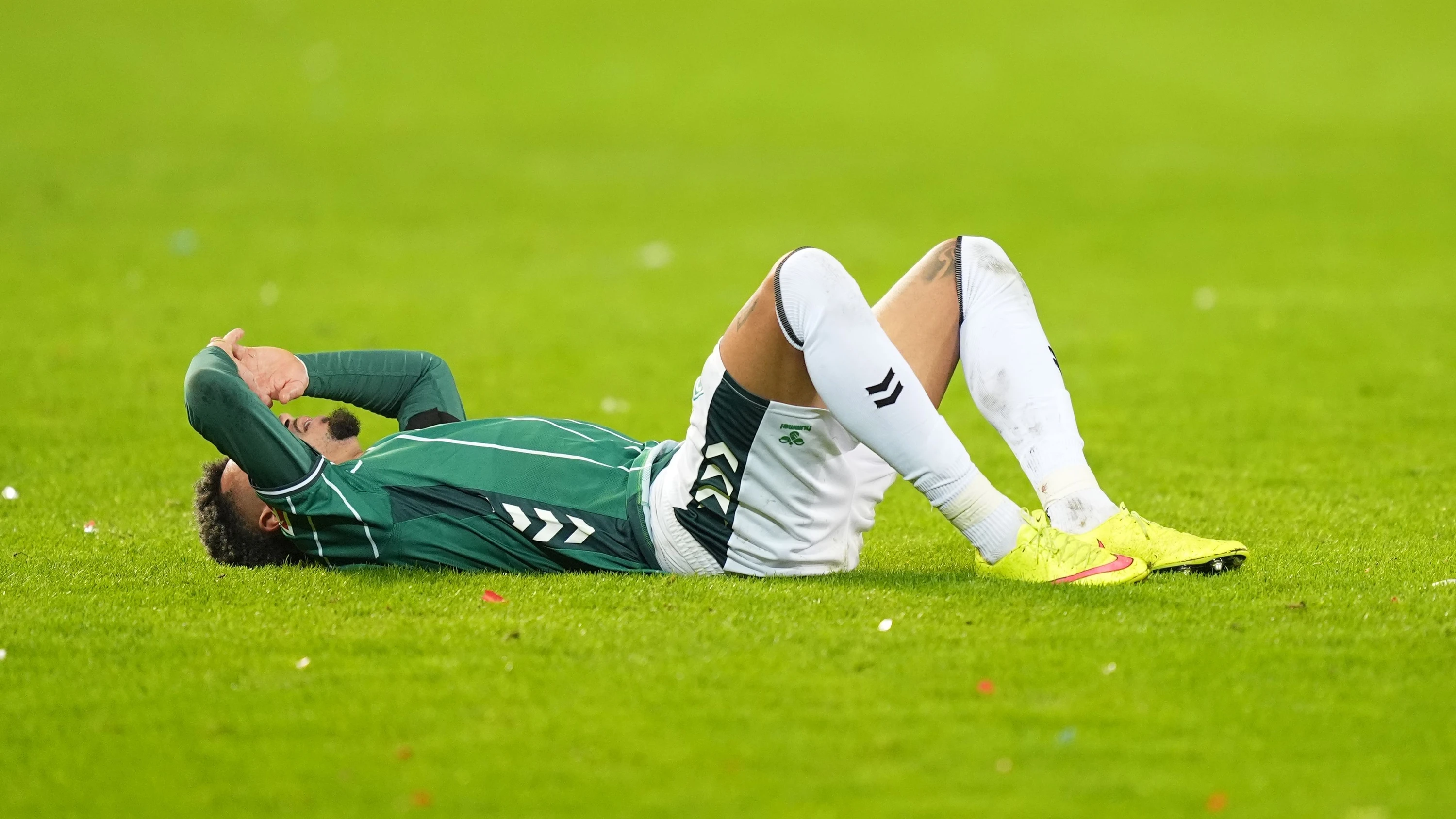 Kampf gegen Abstieg: Werder Bremen ist im freien Fall Kampf gegen Abstieg: Werder Bremen ist im freien Fall