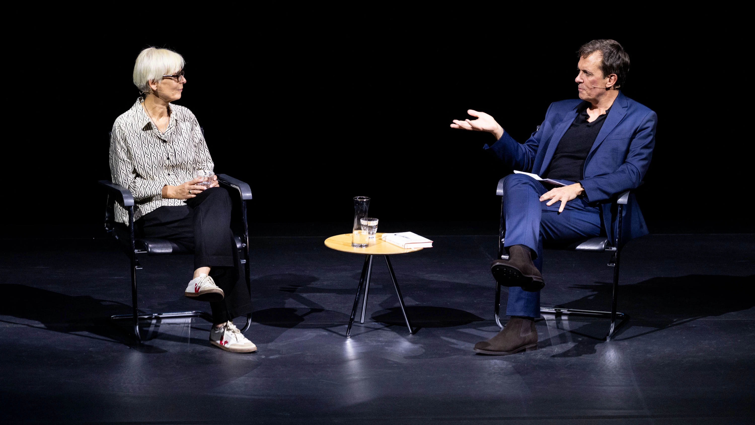 Im Gespräch: Dörte Hansen mit HR-Redakteur Alf Mentzer im Schauspiel Frankfurt - Inga Klöber