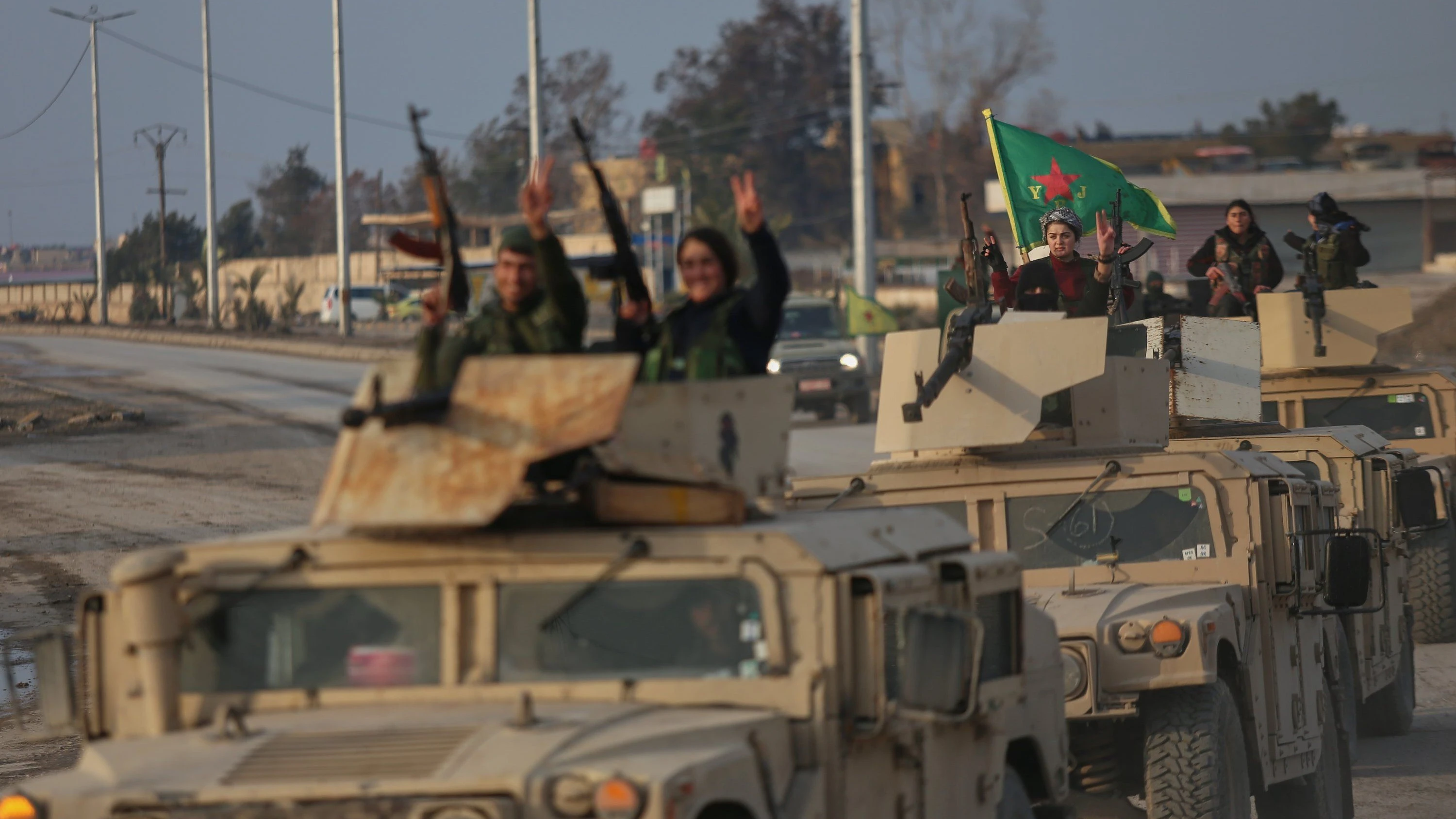 Scharaa und die SDF: Warum die kurdischen Kräfte in Syrien jetzt alleine dastehen