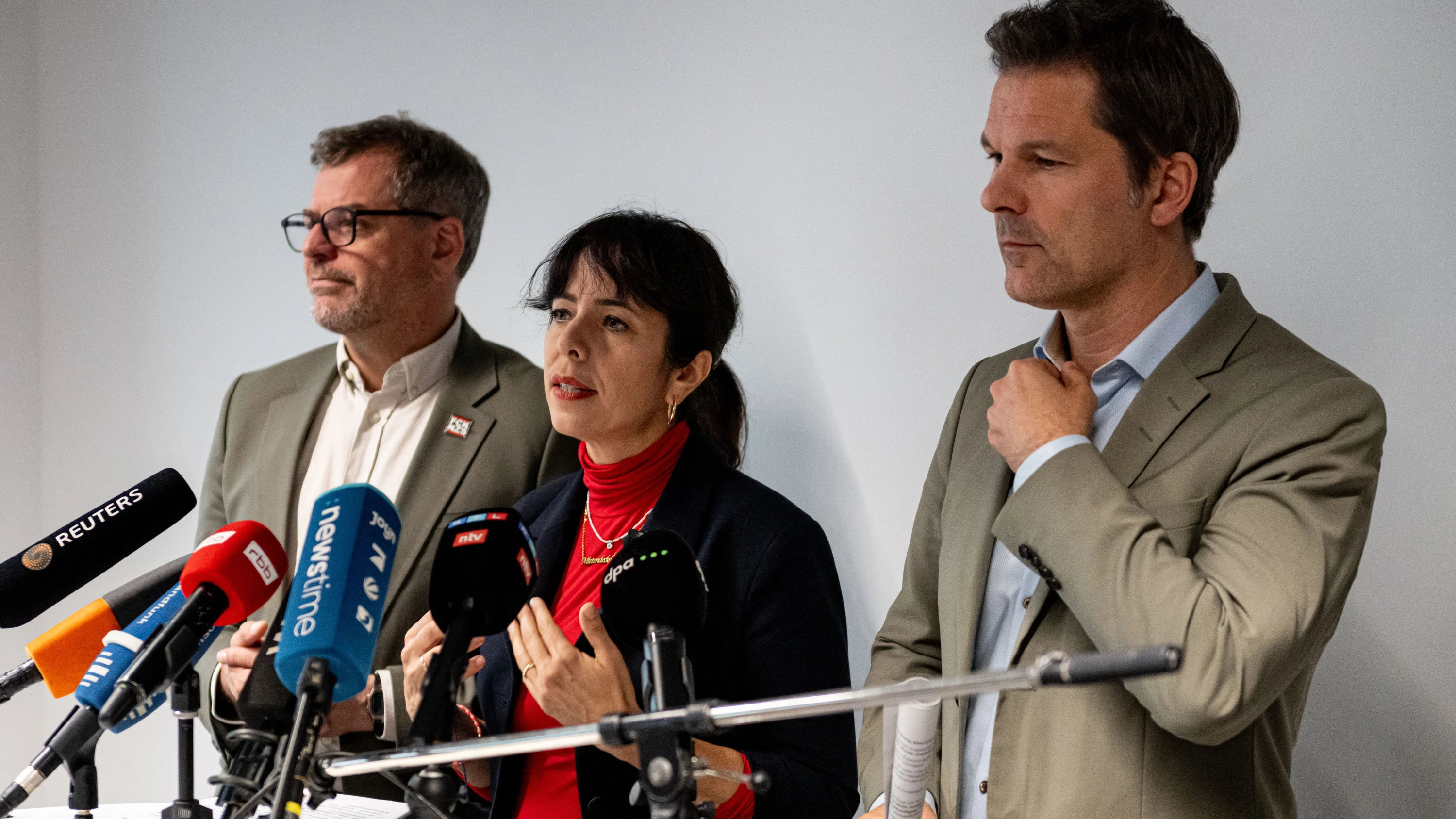 F.A.Z. Frühdenker: Stimmen SPD und Grüne für Koalitionsgespräche mit der Linken?