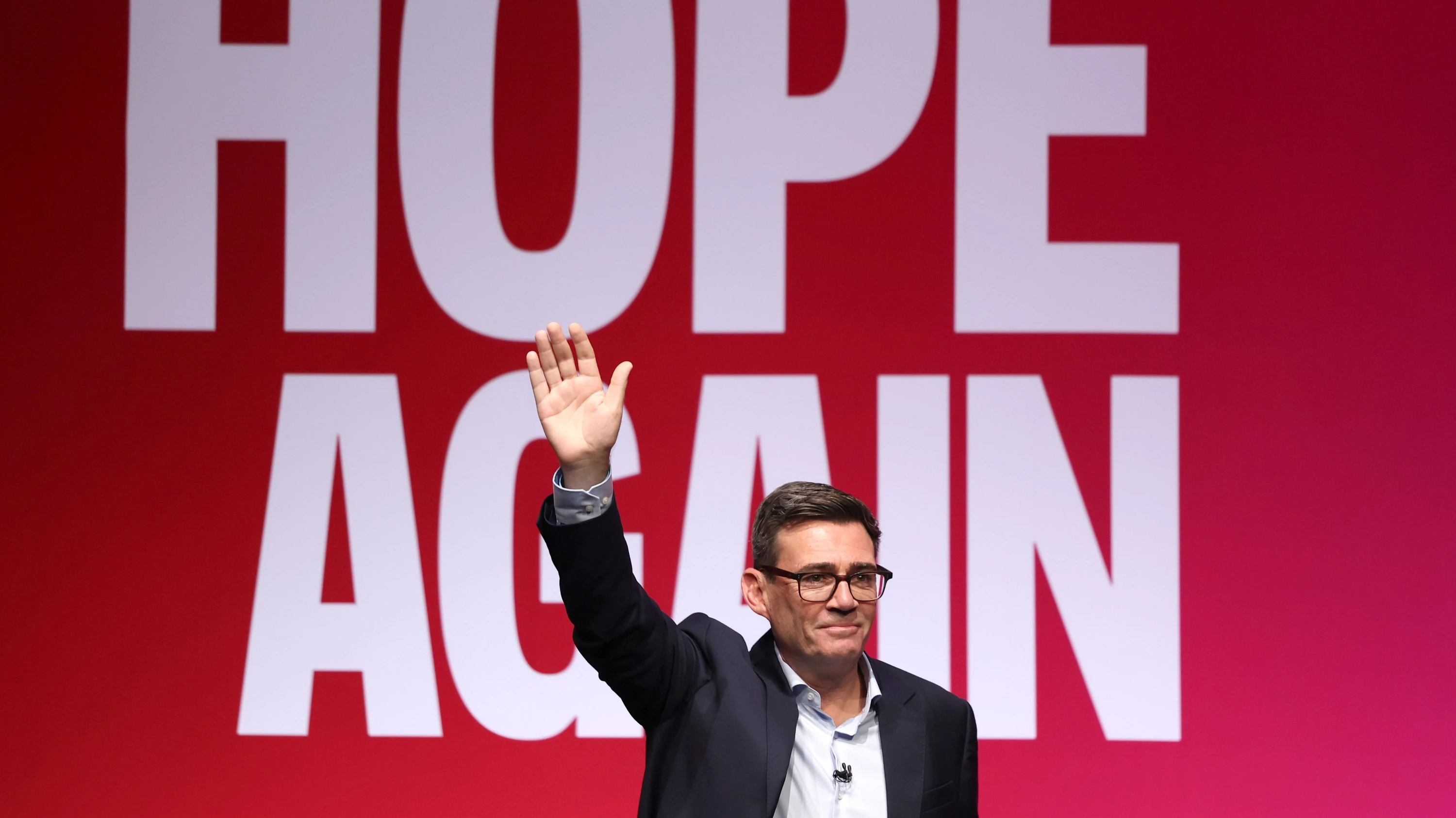 Britische Labour-Regierung: Premierminister Burnham will mehr staatliche Kontrolle