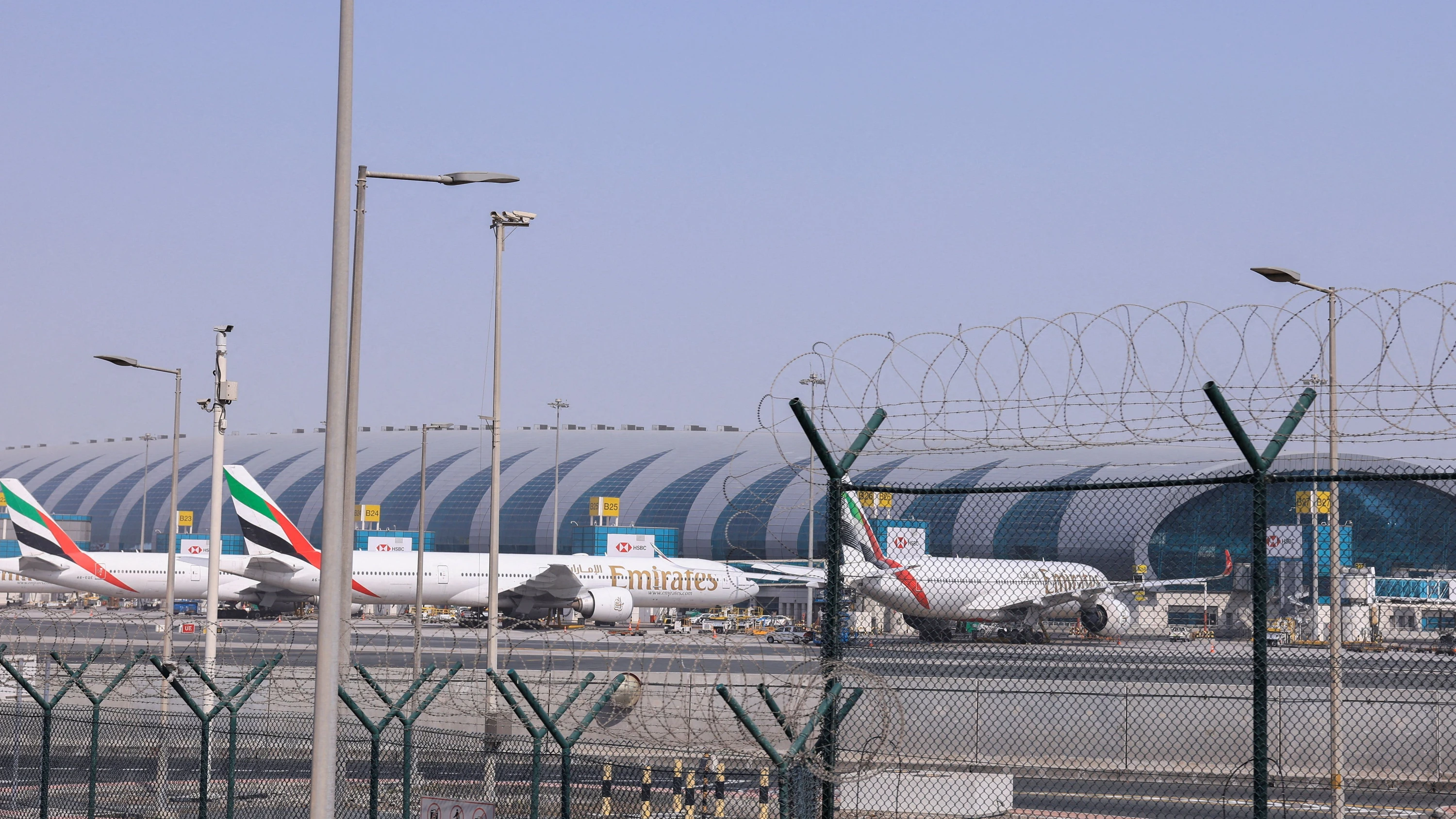 Nach Angriffen Irans: Erste gestrandete Urlauber können zurückfliegen Nach Angriffen Irans: Erste gestrandete Urlauber können zurückfliegen