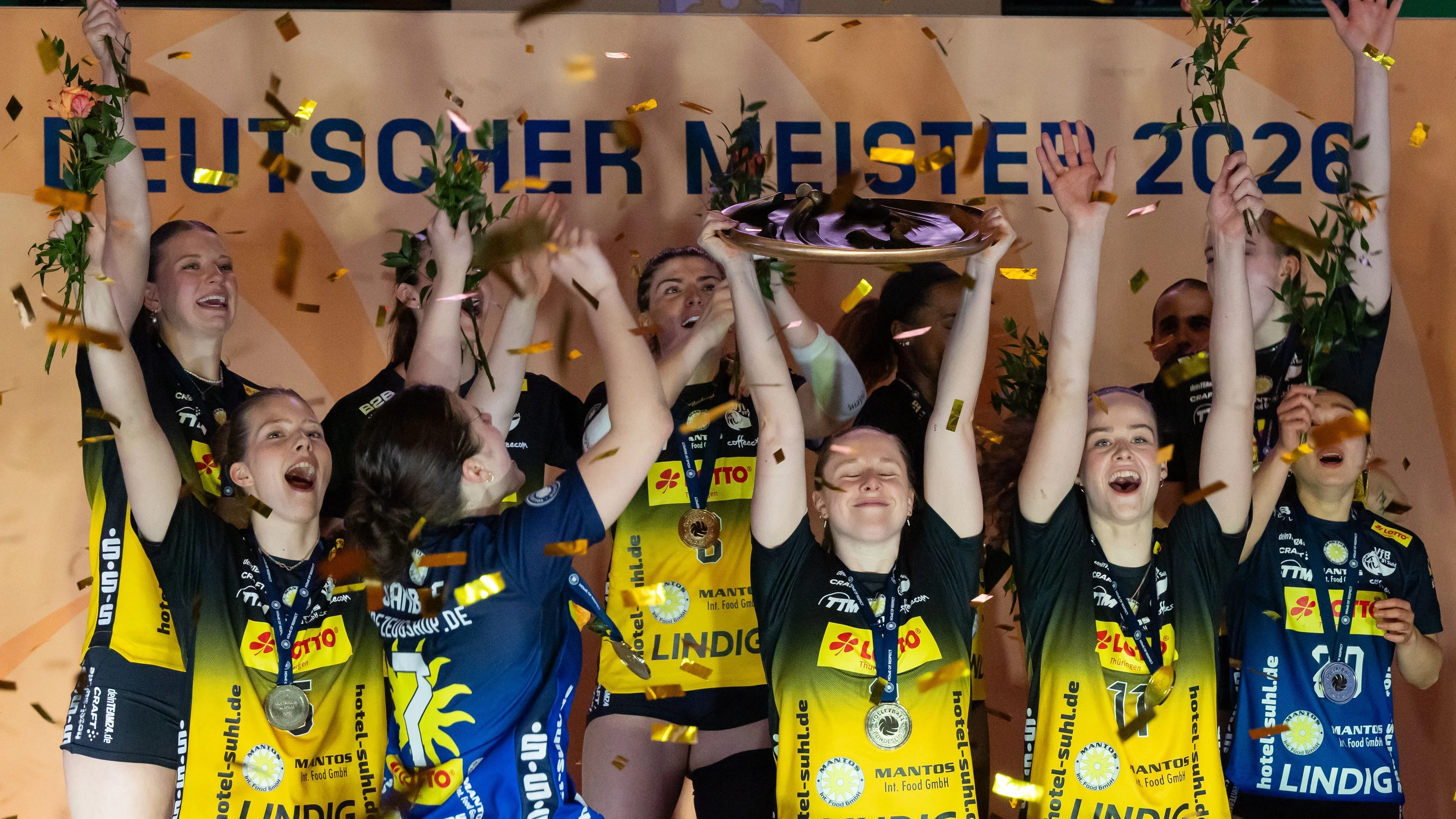 Suhl gewinnt Double: Kleine Stadt, große Volleyball-Party