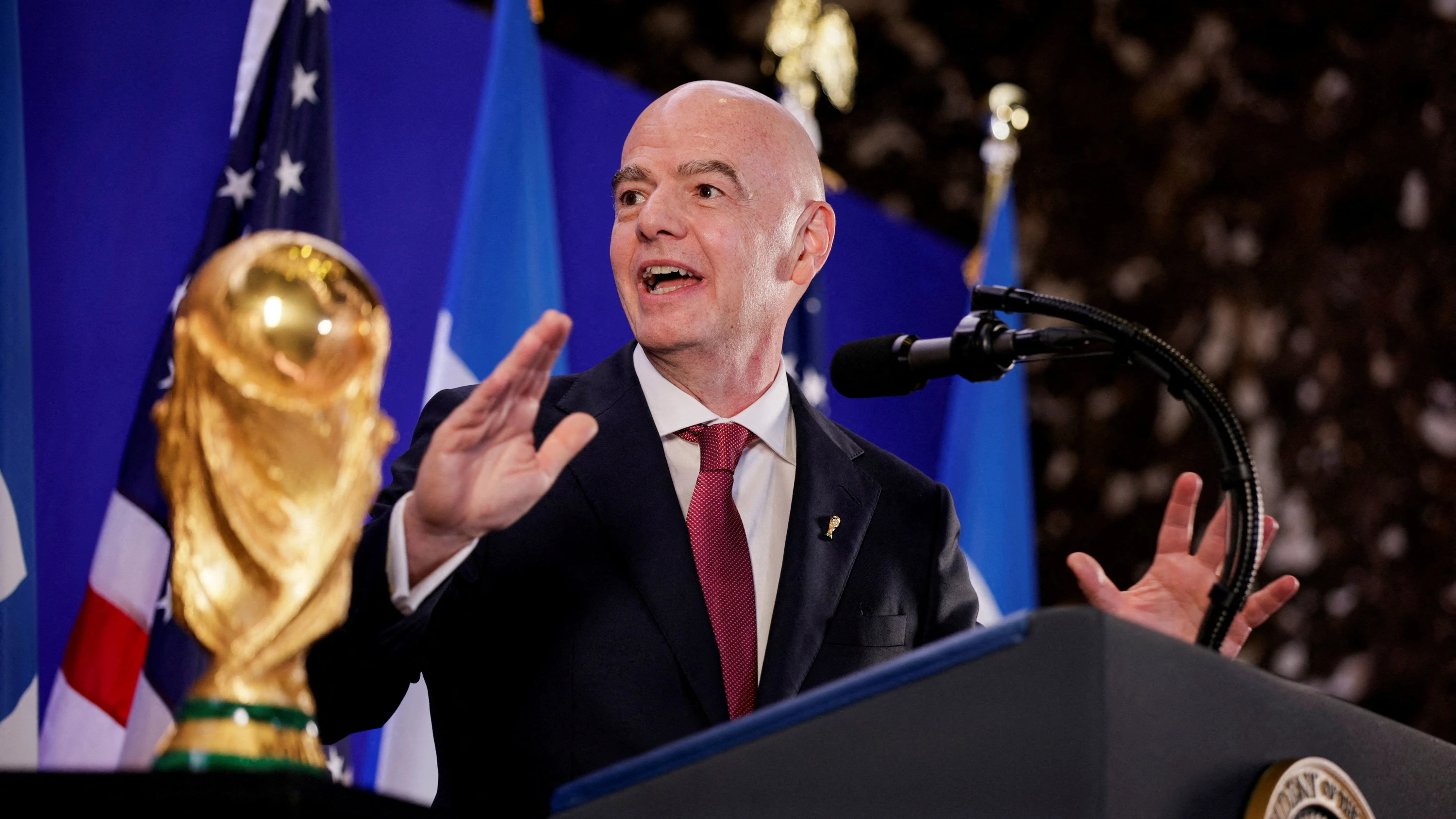 Wiederwahl gewiss: Die hohen Einnahmen der FIFA garantieren ihrem Präsidenten die Fortsetzung seines Spiels. - Reuters