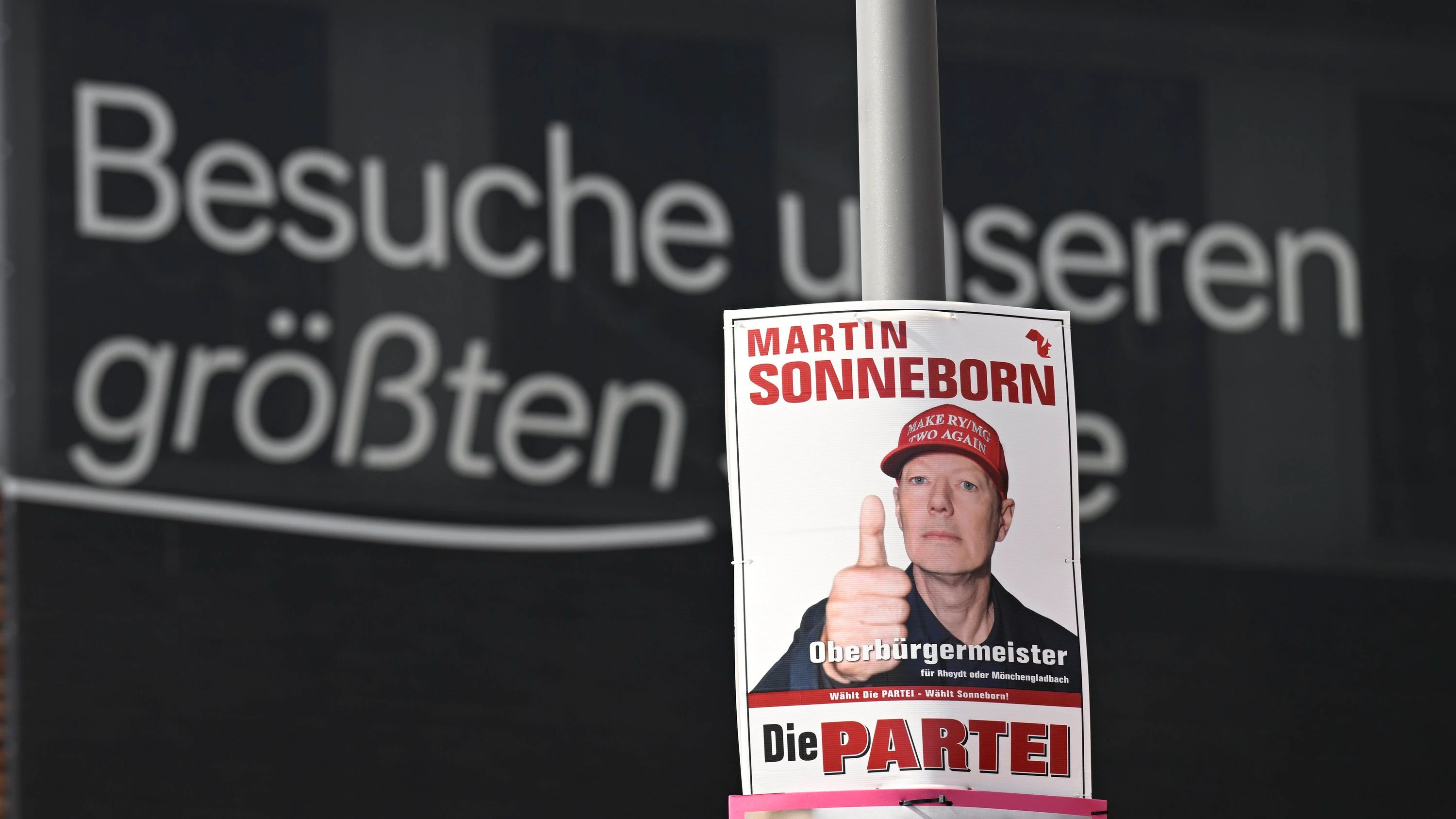 Ob für Rheydt oder Mönchengladbach - Hauptsache Baden-Württemberg? Martin Sonneborn mag es plakativ. - dpa