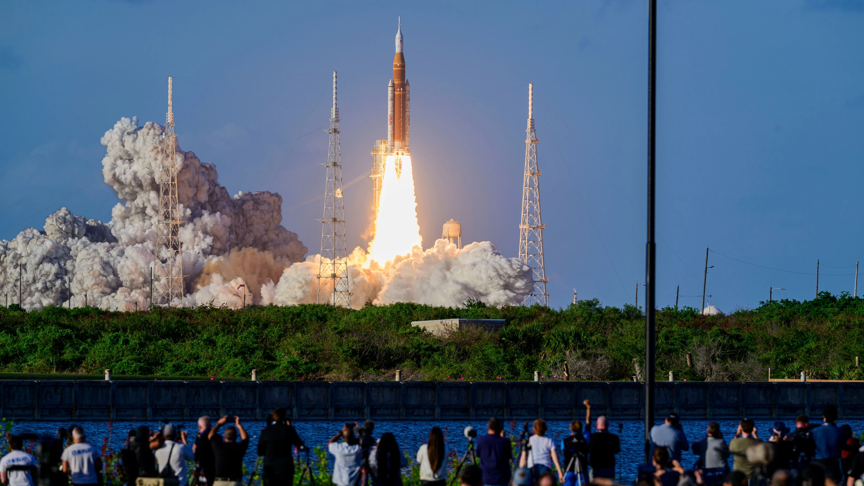 Artemis II: Erste bemannte Mondmission seit 1972 gestartet