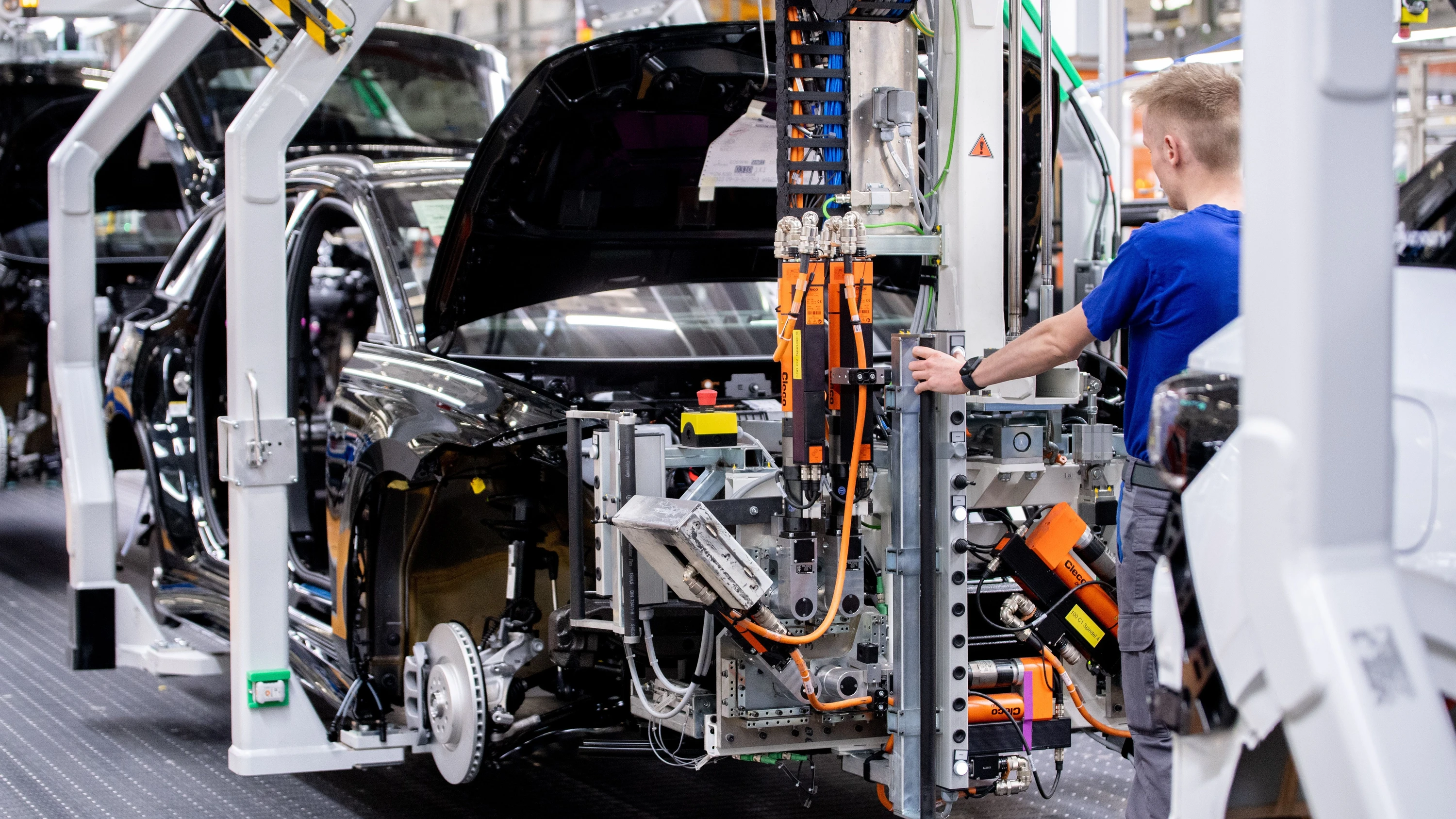 Business-Ticker: Studie: Deutsche Autobauer verlieren international den Anschluss