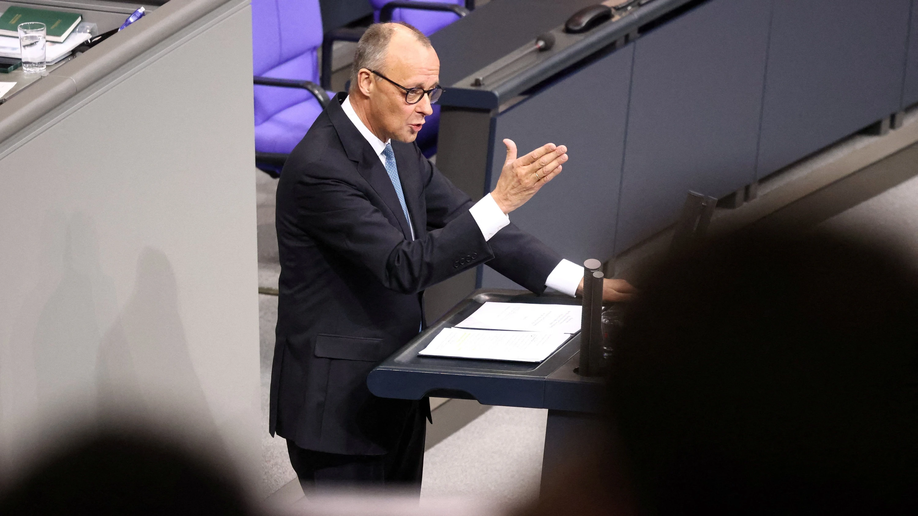 Generaldebatte in Berlin: So schwungvoll hat man Merkel selten und Scholz nie erlebt Generaldebatte in Berlin: So schwungvoll hat man Merkel selten und Scholz nie erlebt