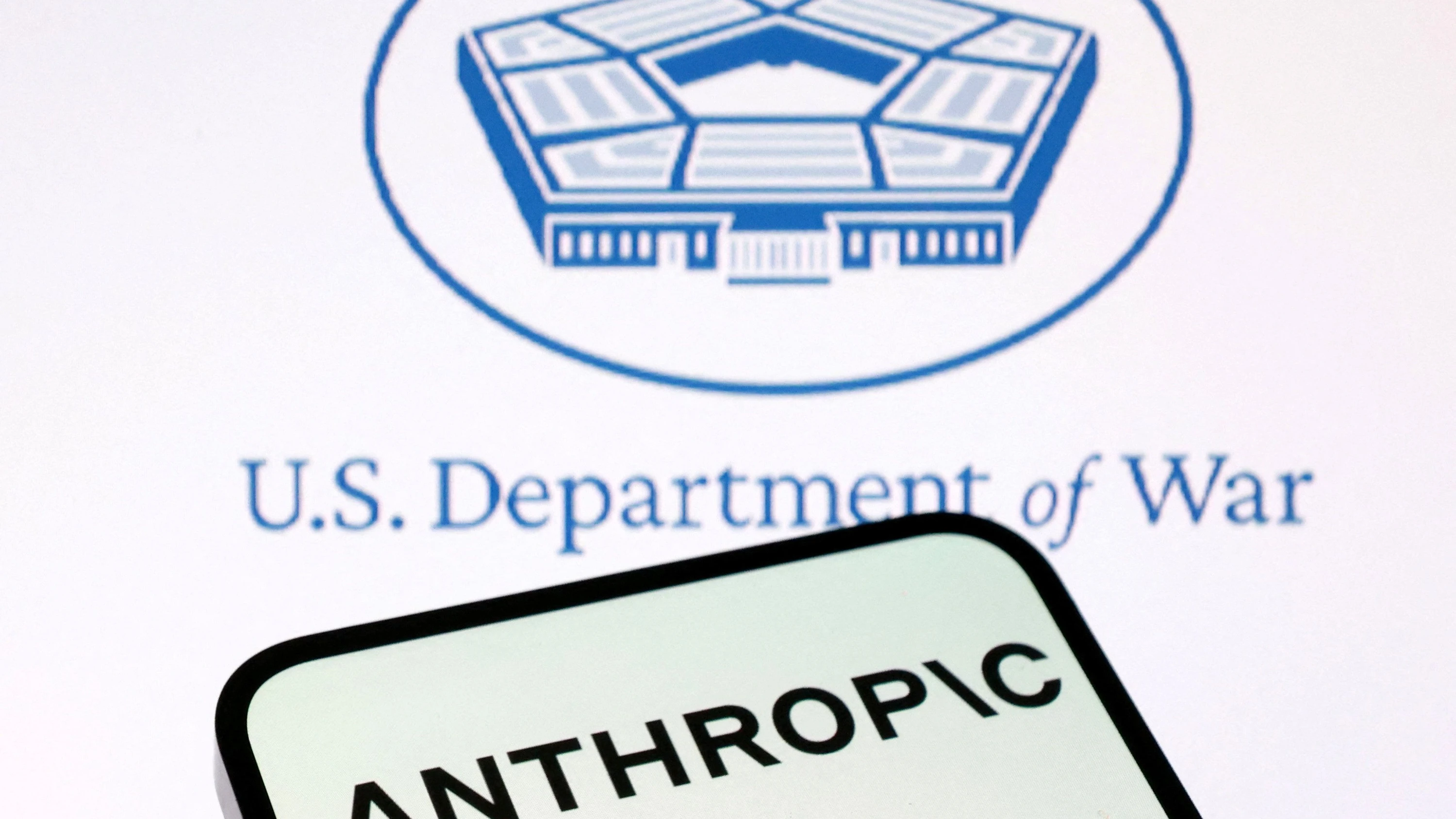 Streit mit dem Pentagon: Der Kampf um die KI-Hoheit