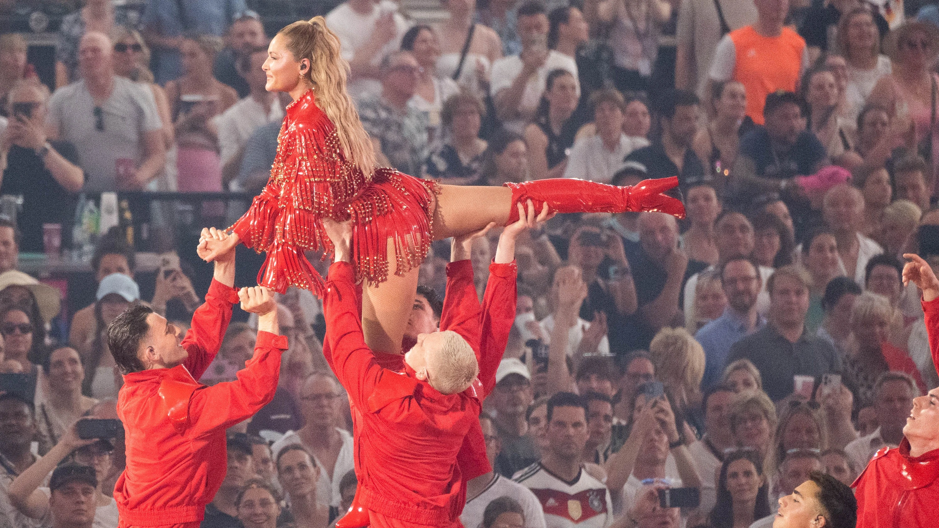 Helene Fischer in Frankfurt: Die Menschenfischerin Helene Fischer in Frankfurt: Die Menschenfischerin