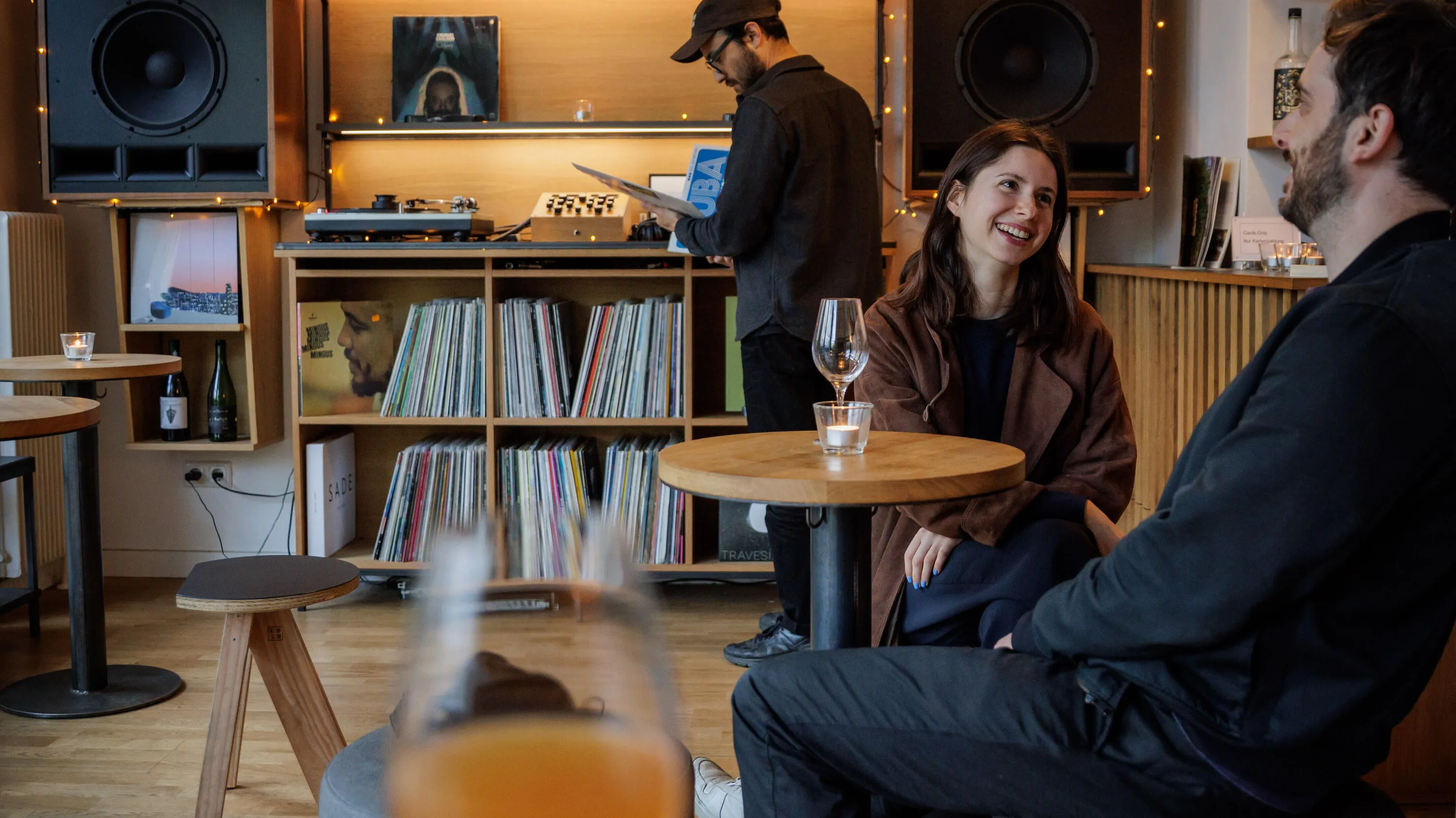 Listening Bars: Schweigt und lauscht der Musik!