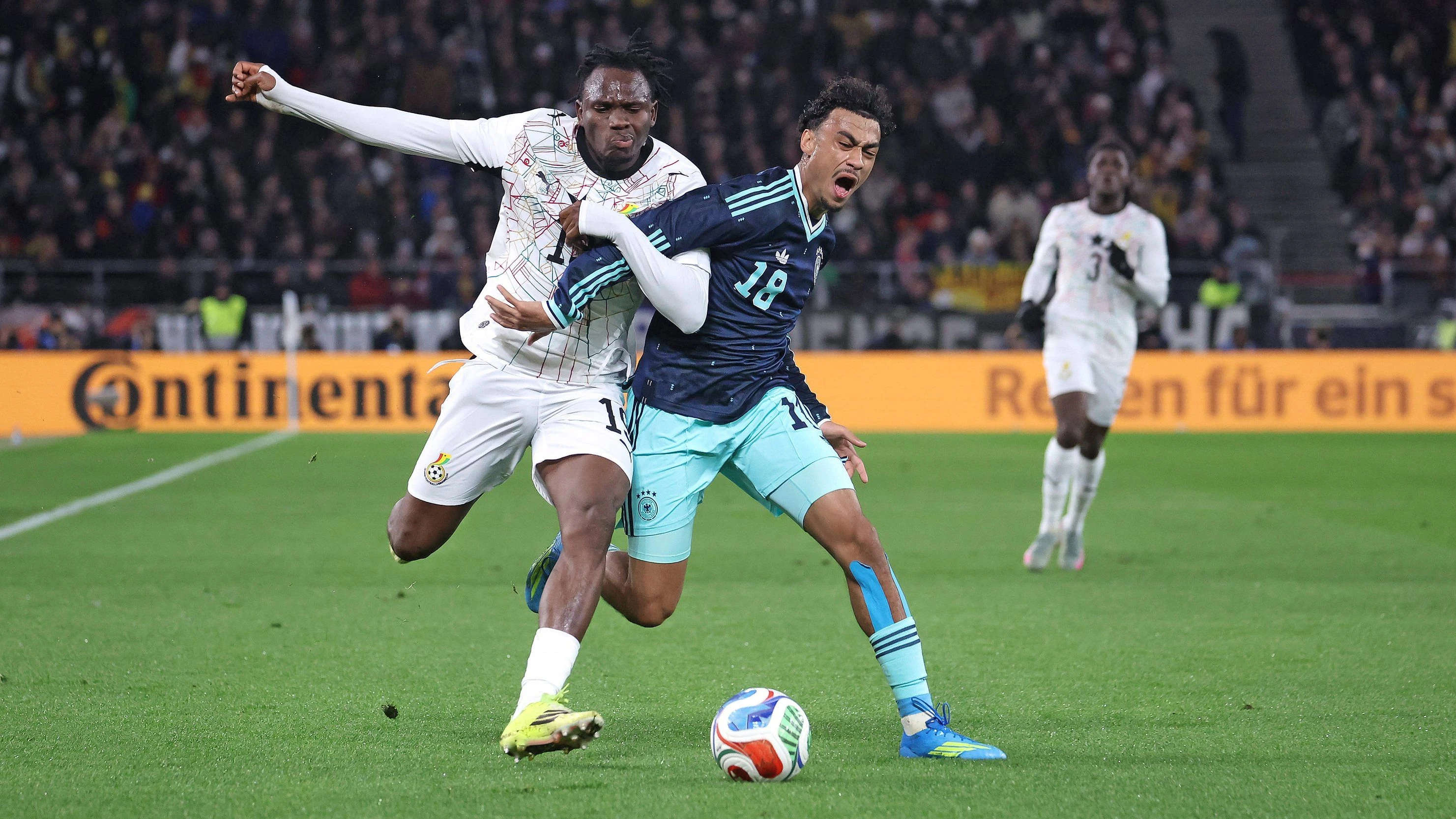 Eintracht-Spieler Brown: Der Linksverteidiger der Zukunft im DFB-Team Eintracht-Spieler Brown: Der Linksverteidiger der Zukunft im DFB-Team